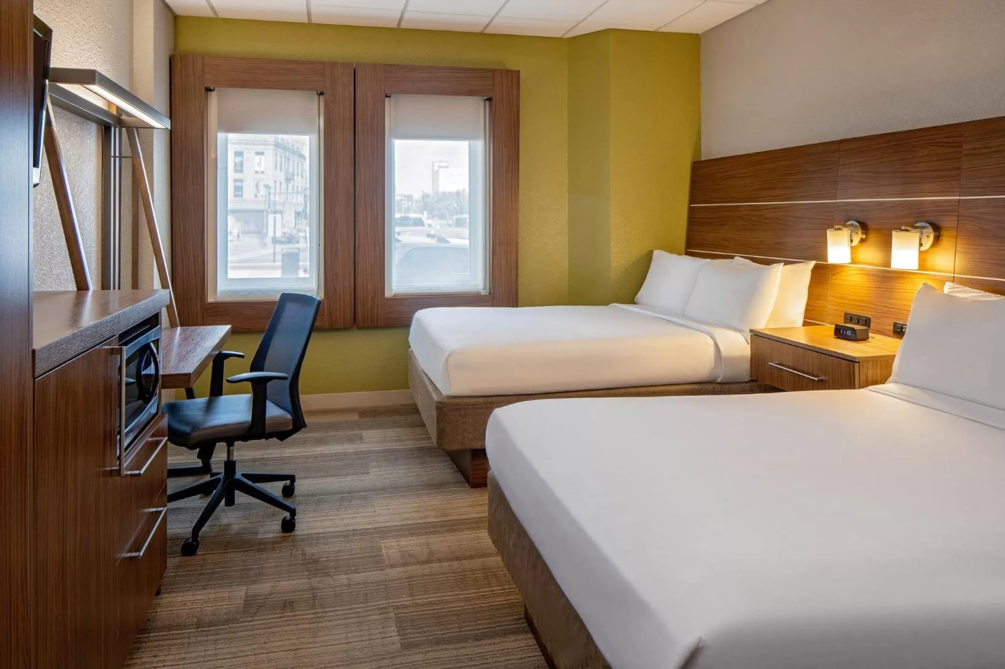 Photo of the whole room, Bed in Holiday Inn Express New Orleans Downtown by IHG
