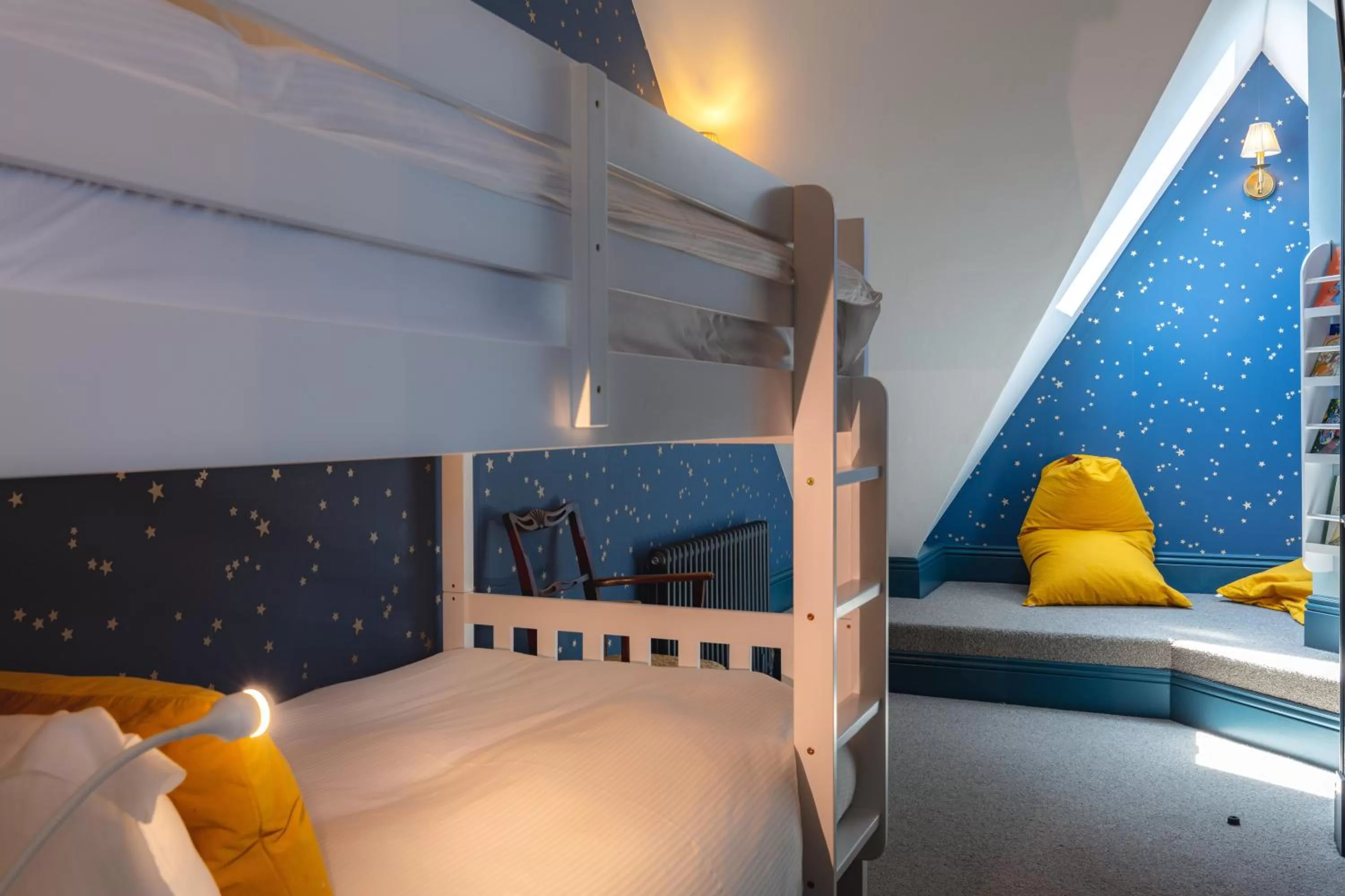 Bunk Bed in Red Lion