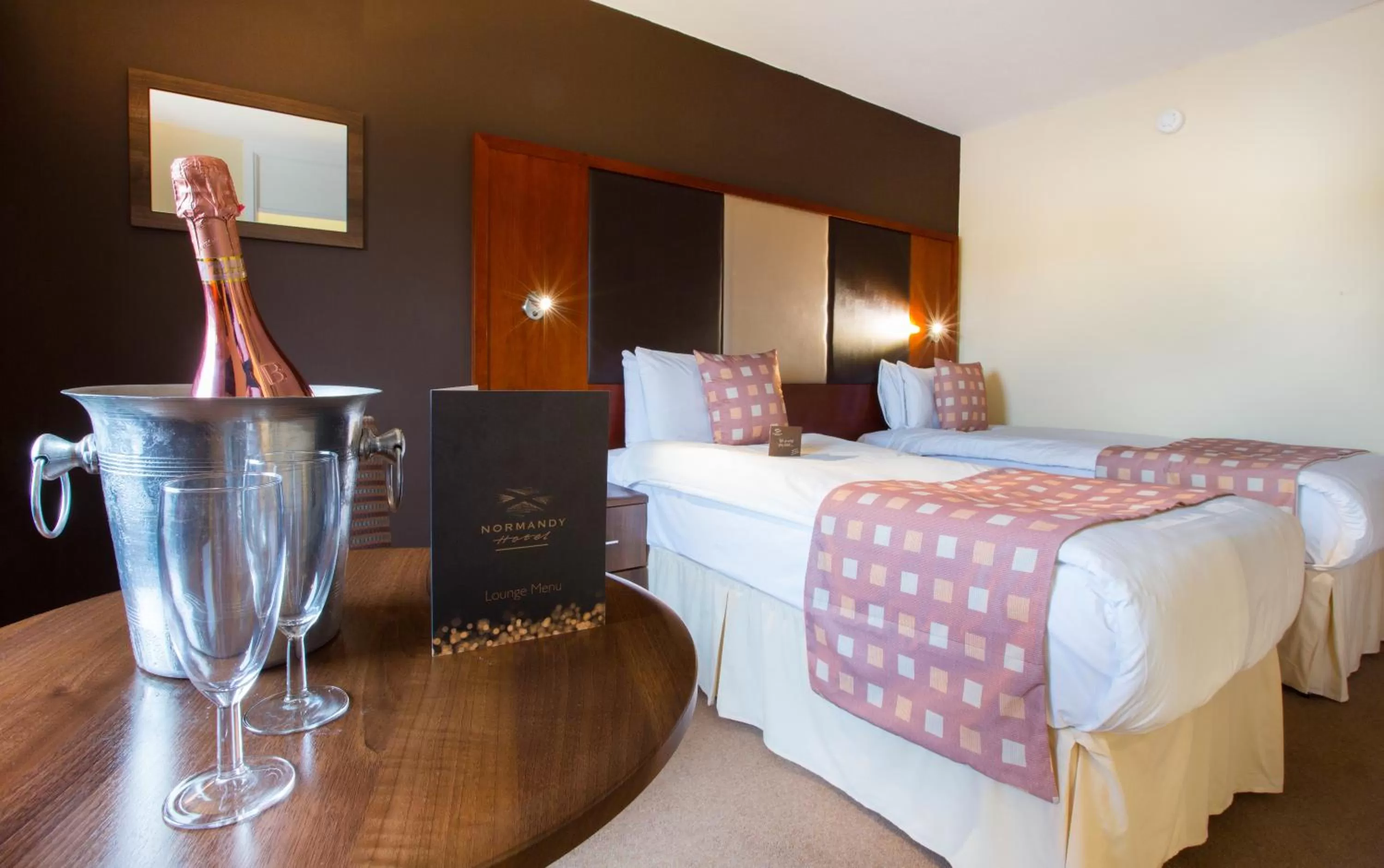 Bedroom, Bed in Normandy Hotel (Near Glasgow Airport)