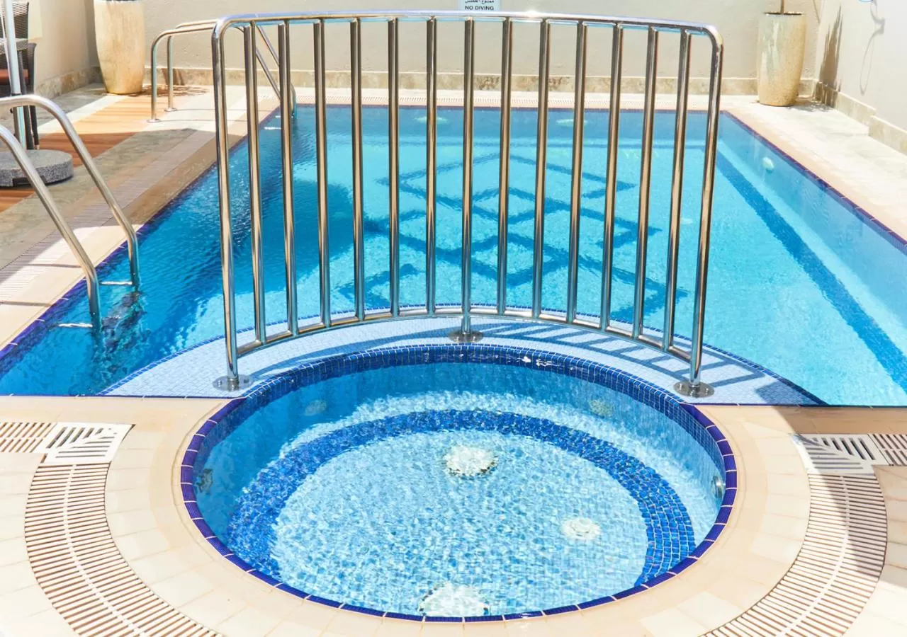 Swimming pool in Rose Plaza Hotel Al Barsha
