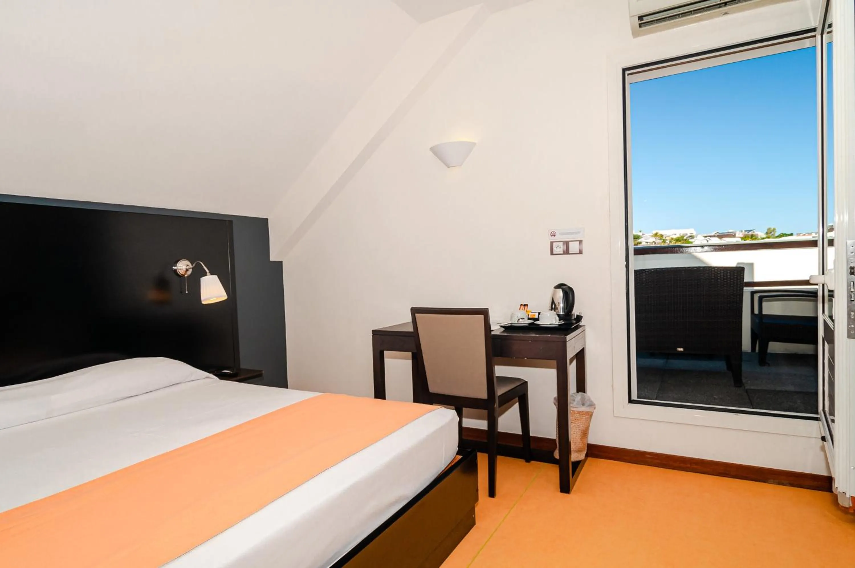 Photo of the whole room, Bed in Tama Hotel