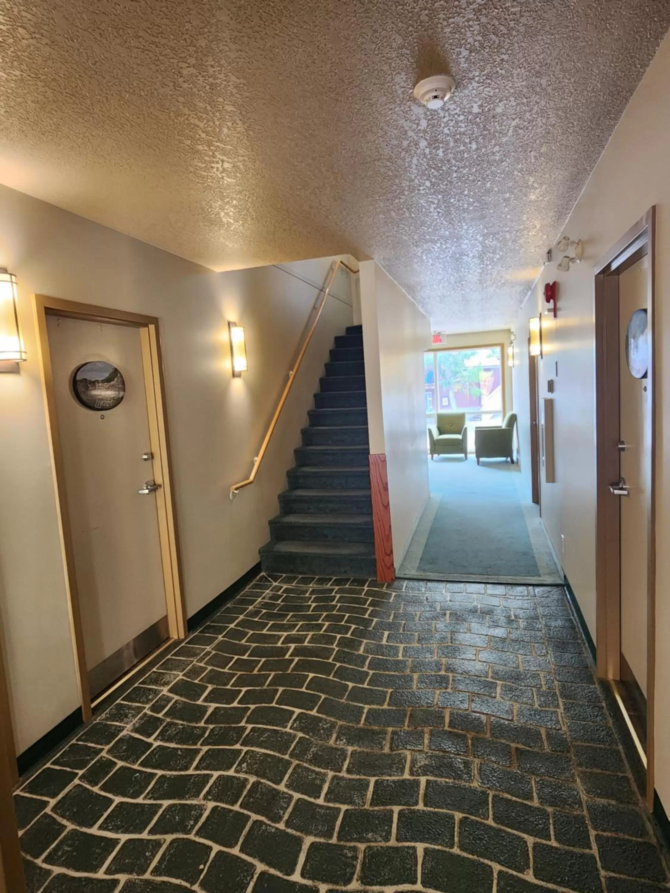 Property building in Waterton Lakes Lodge Resort