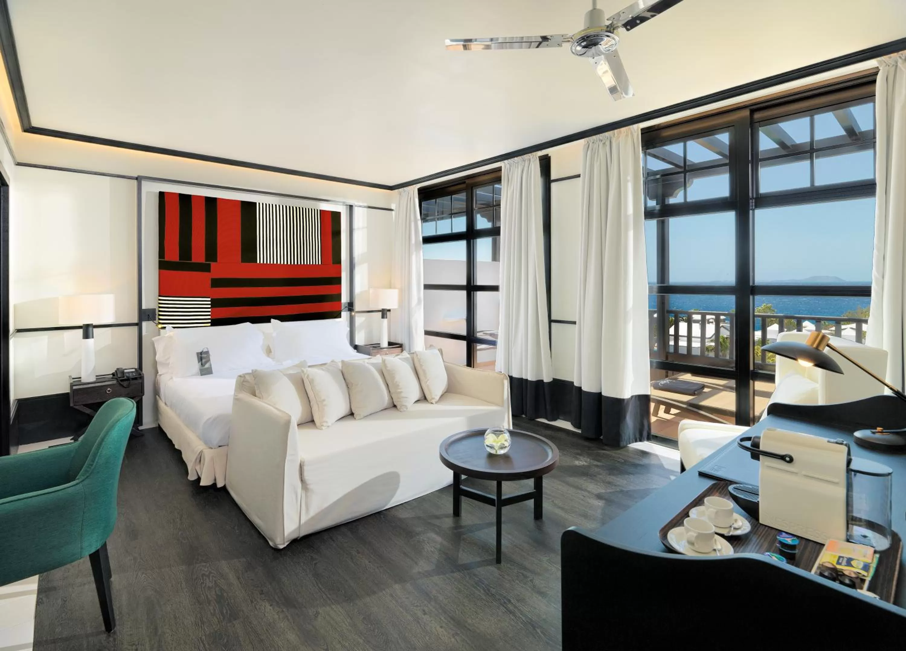 Photo of the whole room, Bed in H10 Rubicón Horizons Collection