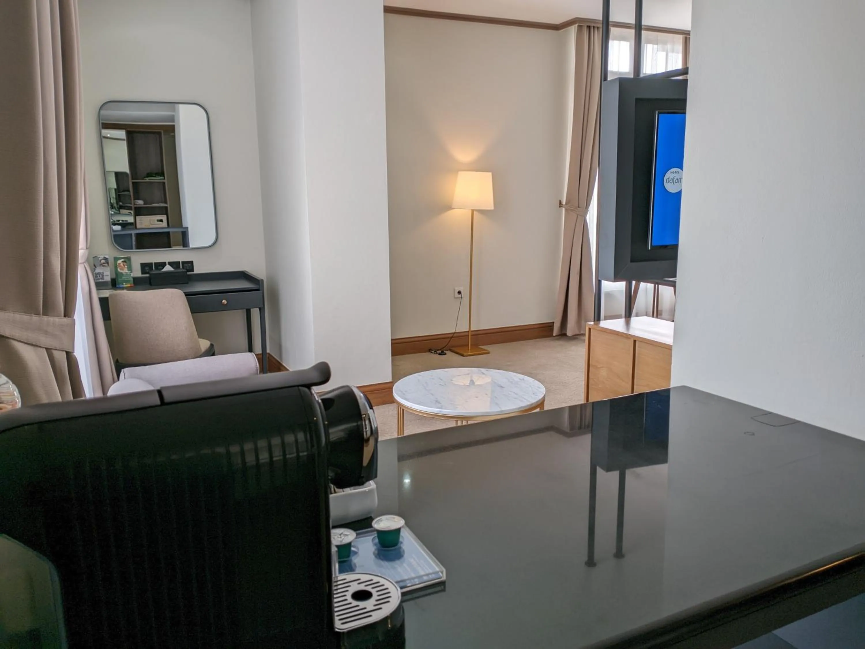 Living room in Hotel Dafam Semarang