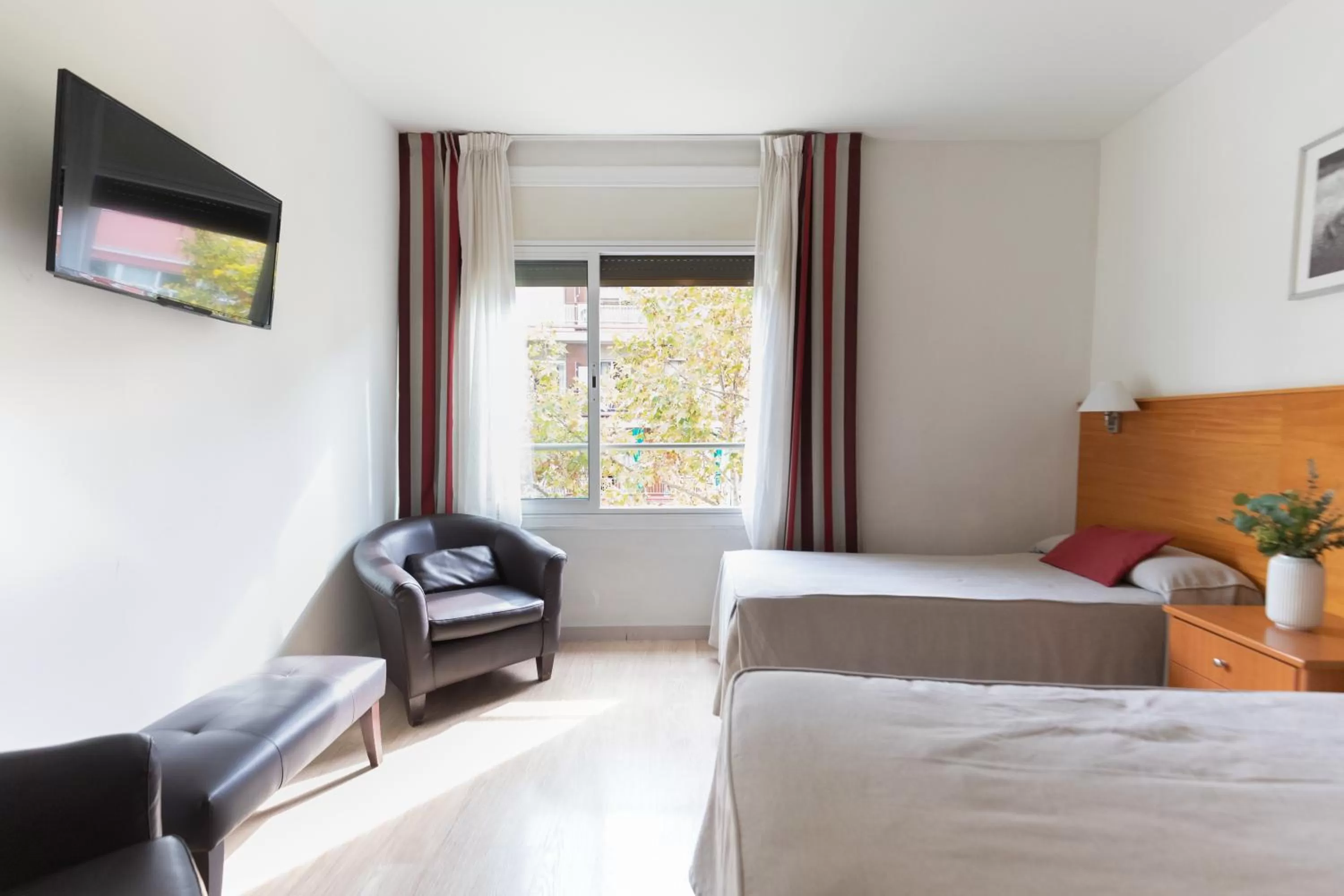 Photo of the whole room, Bed in Atica Apartments - by Weflating