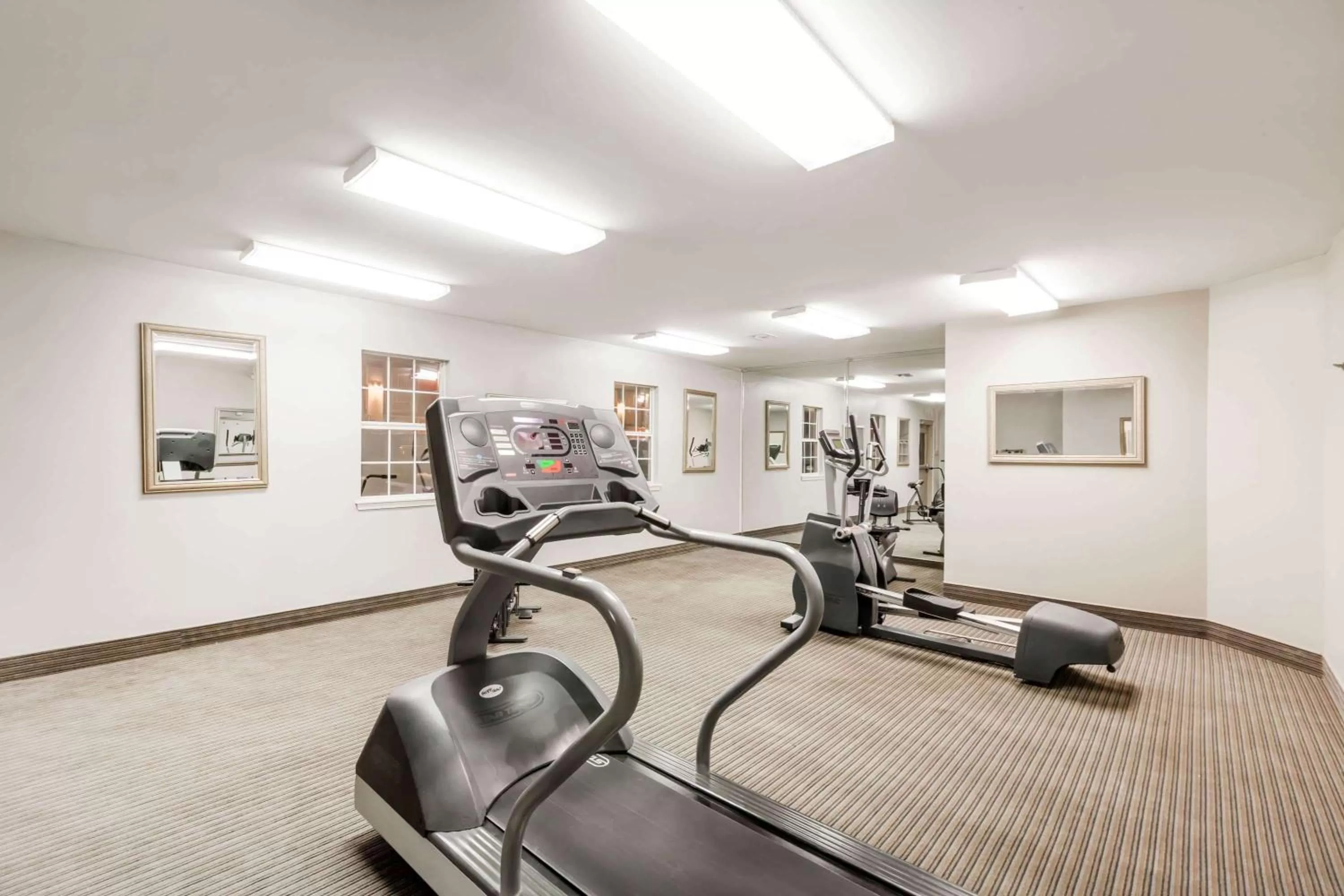 Fitness centre/facilities in Ramada by Wyndham New Iberia