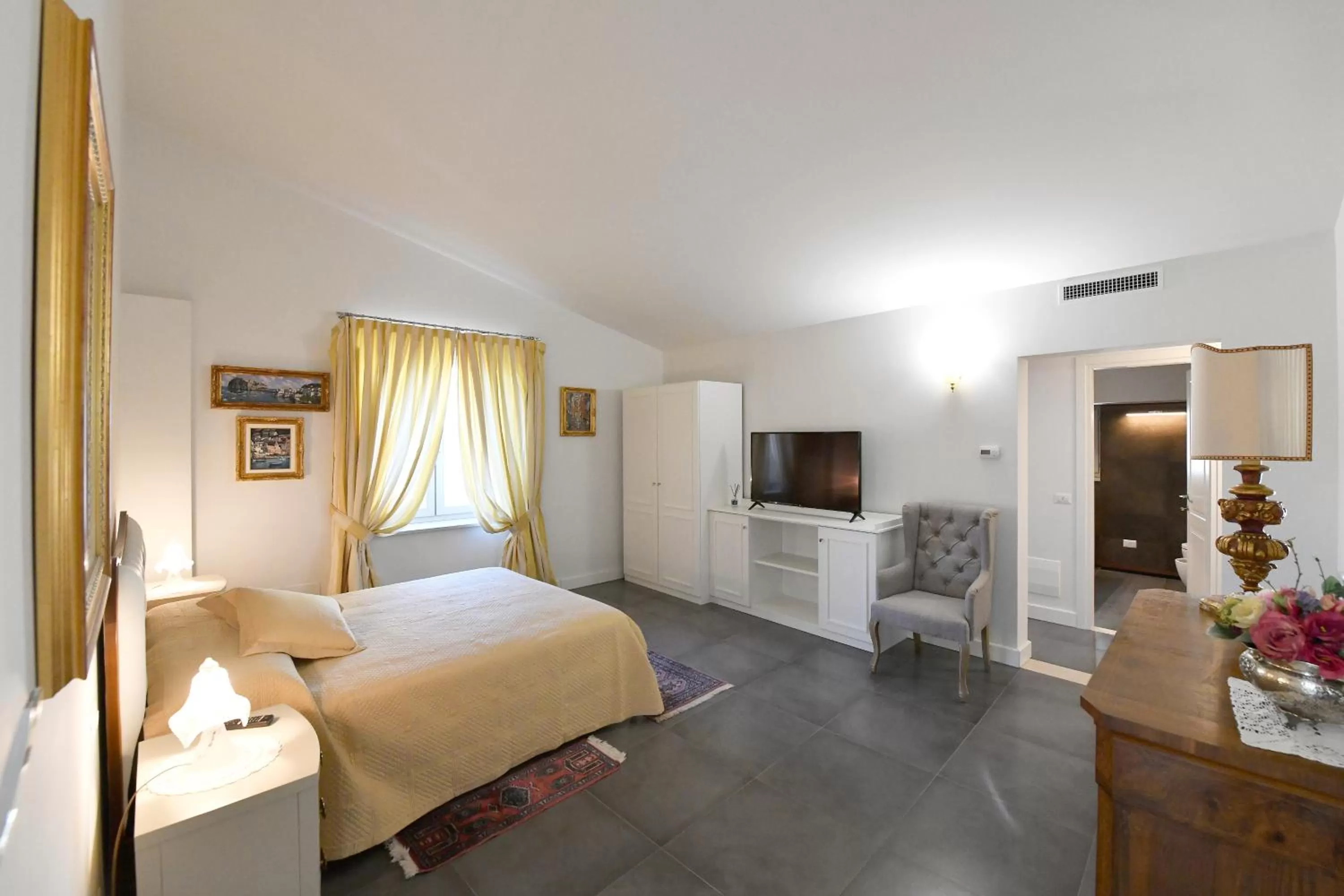 Photo of the whole room in Palazzo degli Stemmi