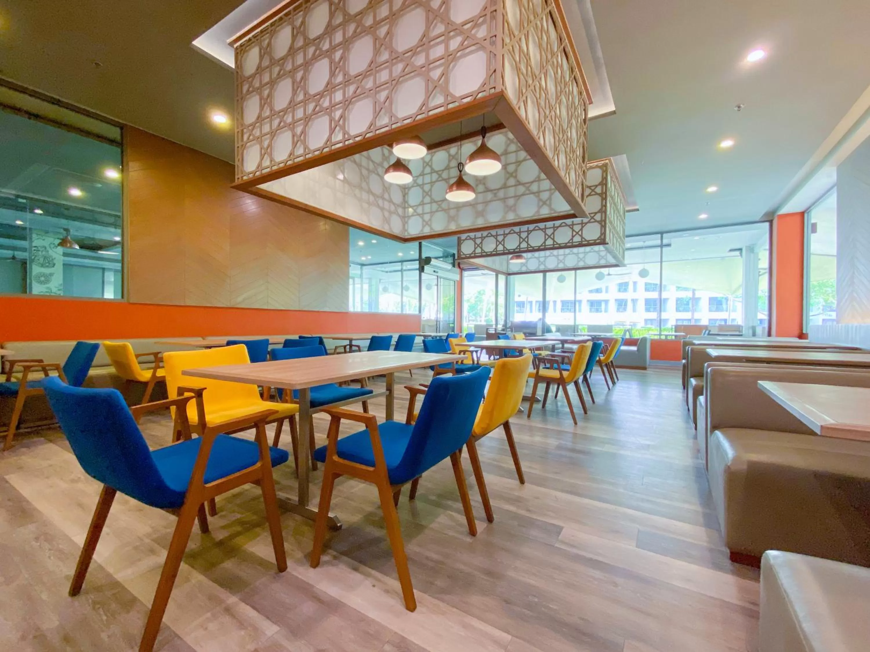 Restaurant/places to eat in X10 Khaolak Resort