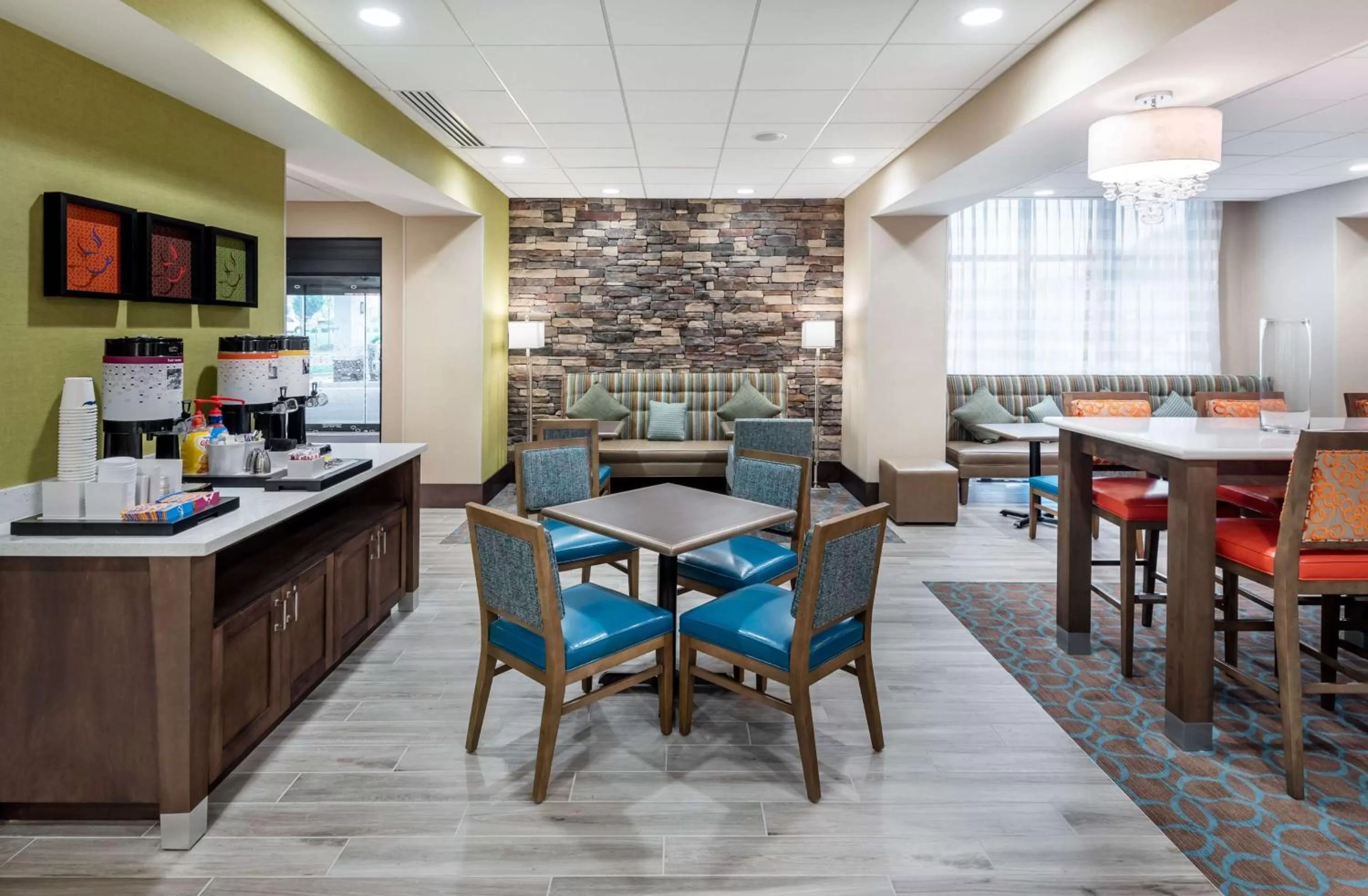 Restaurant/places to eat in Hampton Inn Baltimore Bayview Campus