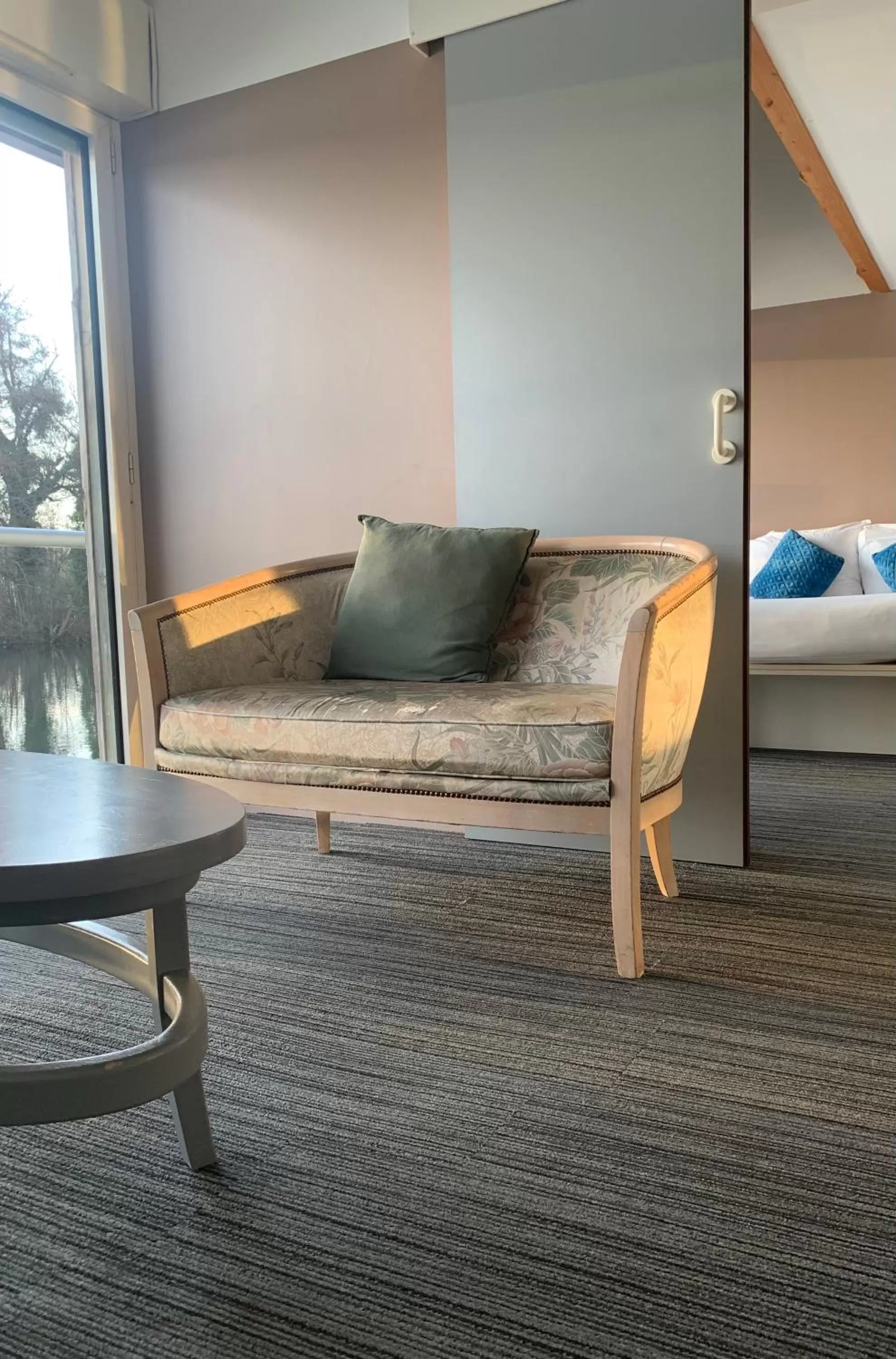 Bed in Hôtel L'ile Du Saussay