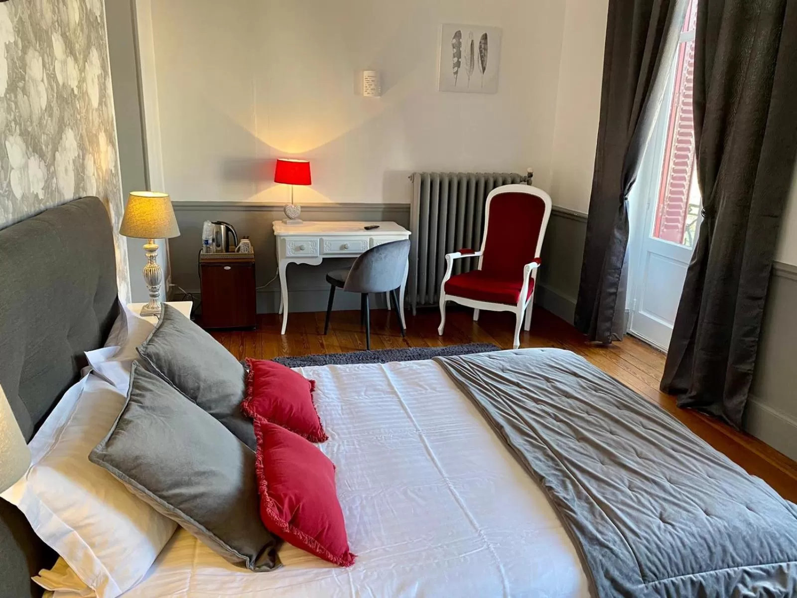 Spa and wellness centre/facilities, Bed in Logis Hotel La Tourelle du Beffroi