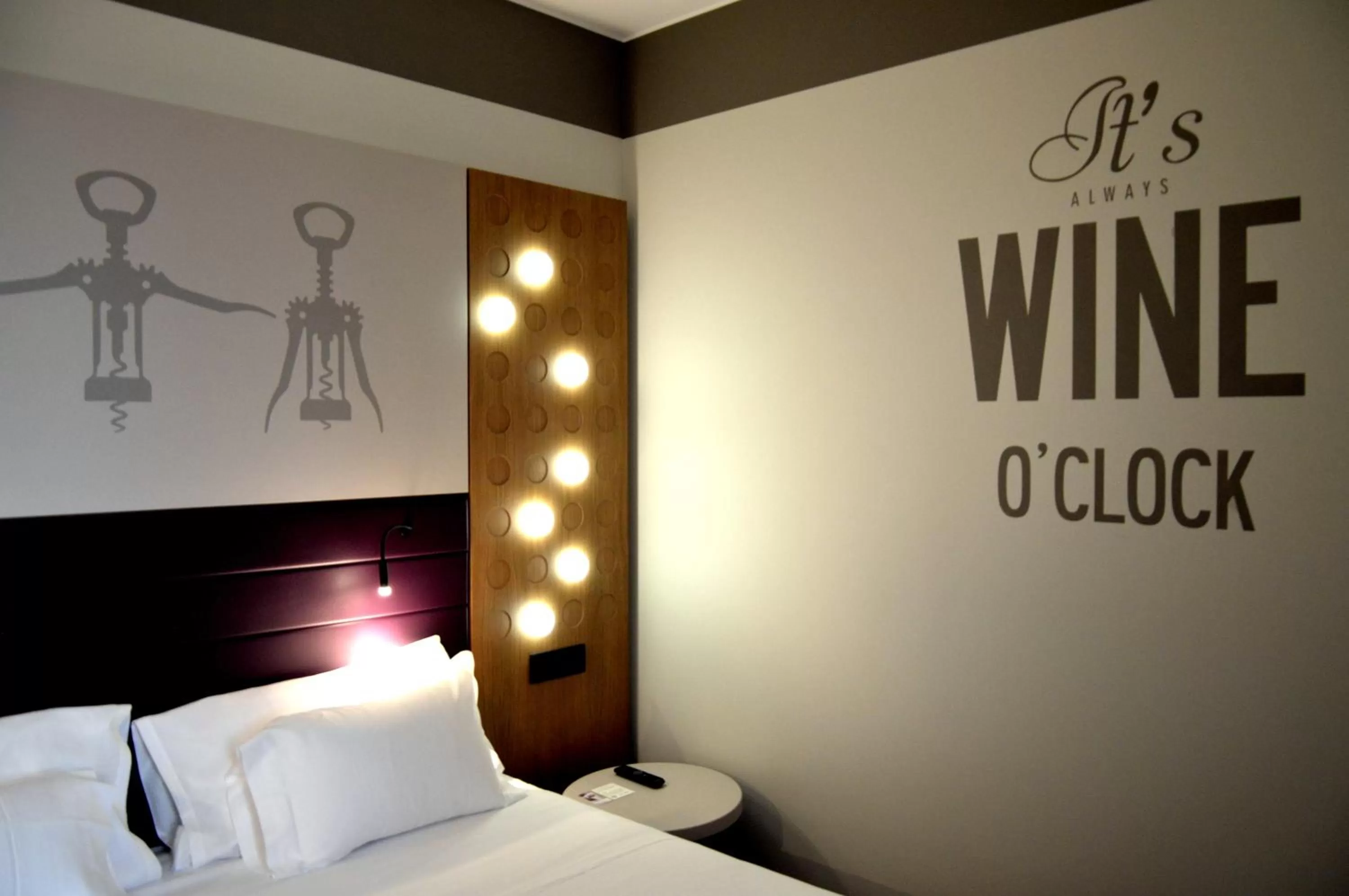 Property logo or sign, Bed in Best Western Plus Soave Hotel