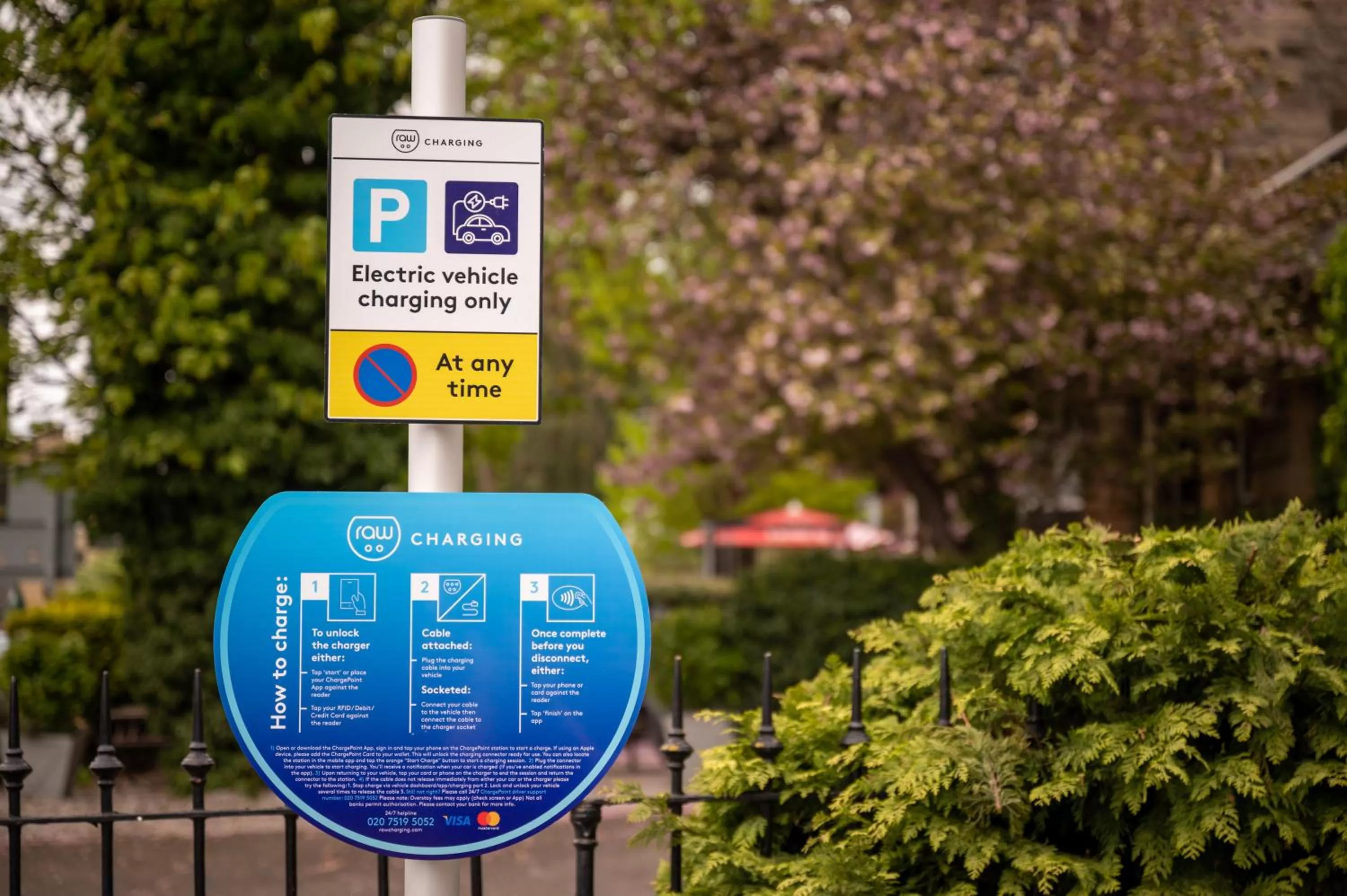 Parking in Edinburgh Whisky House Hotel