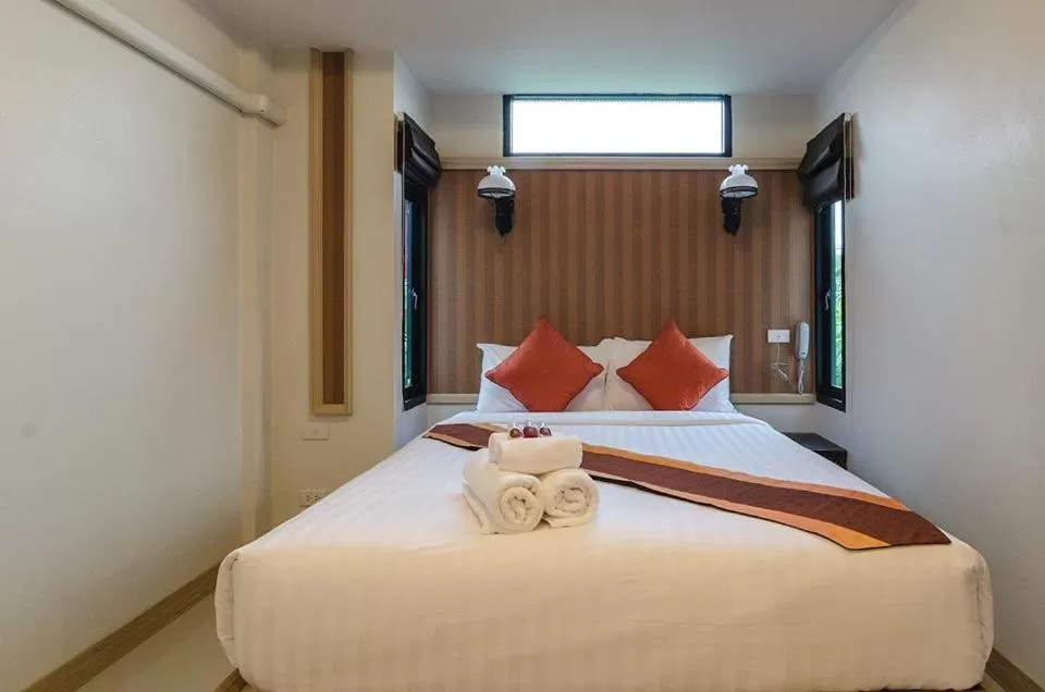 Bedroom, Bed in Namamema