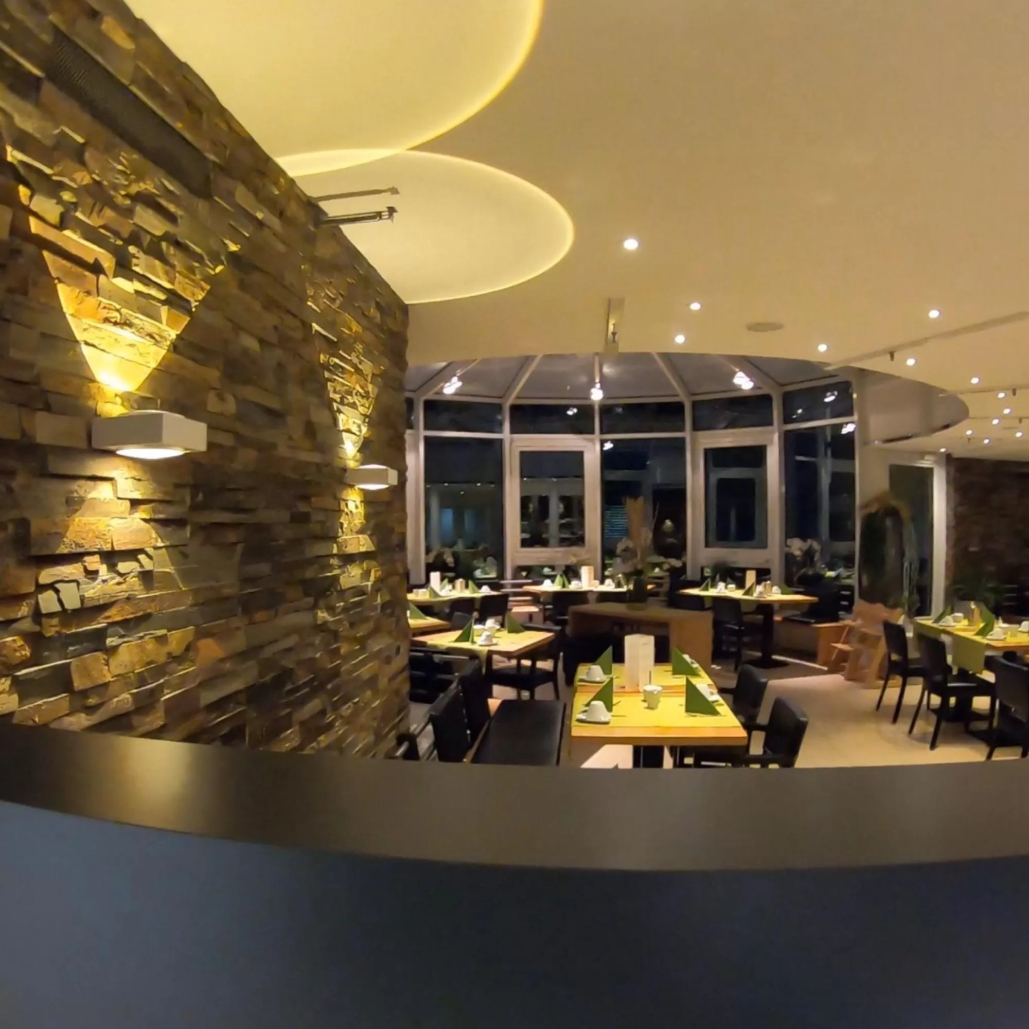 Restaurant/places to eat in Comfor Hotel Ulm City