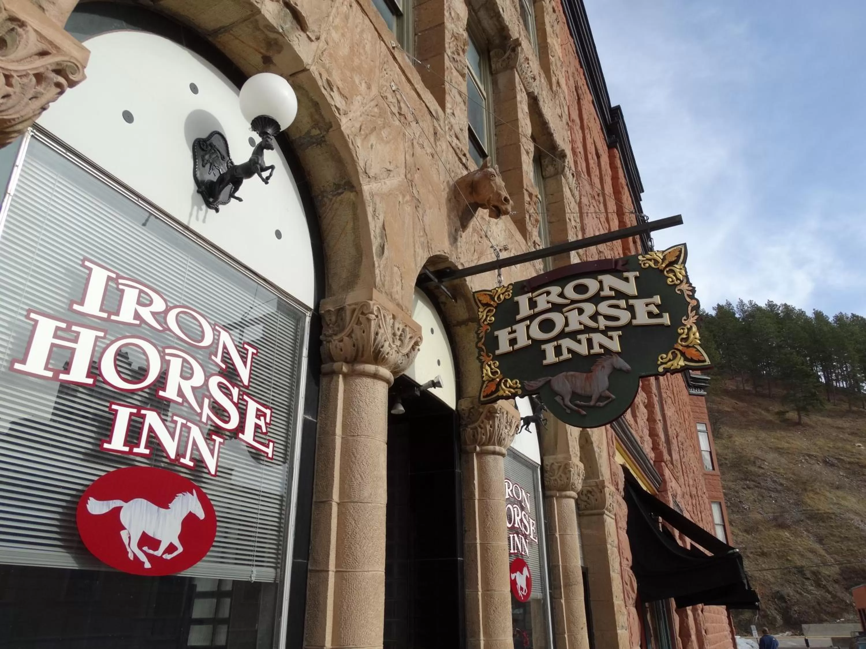 Historic Iron Horse Inn - Deadwood