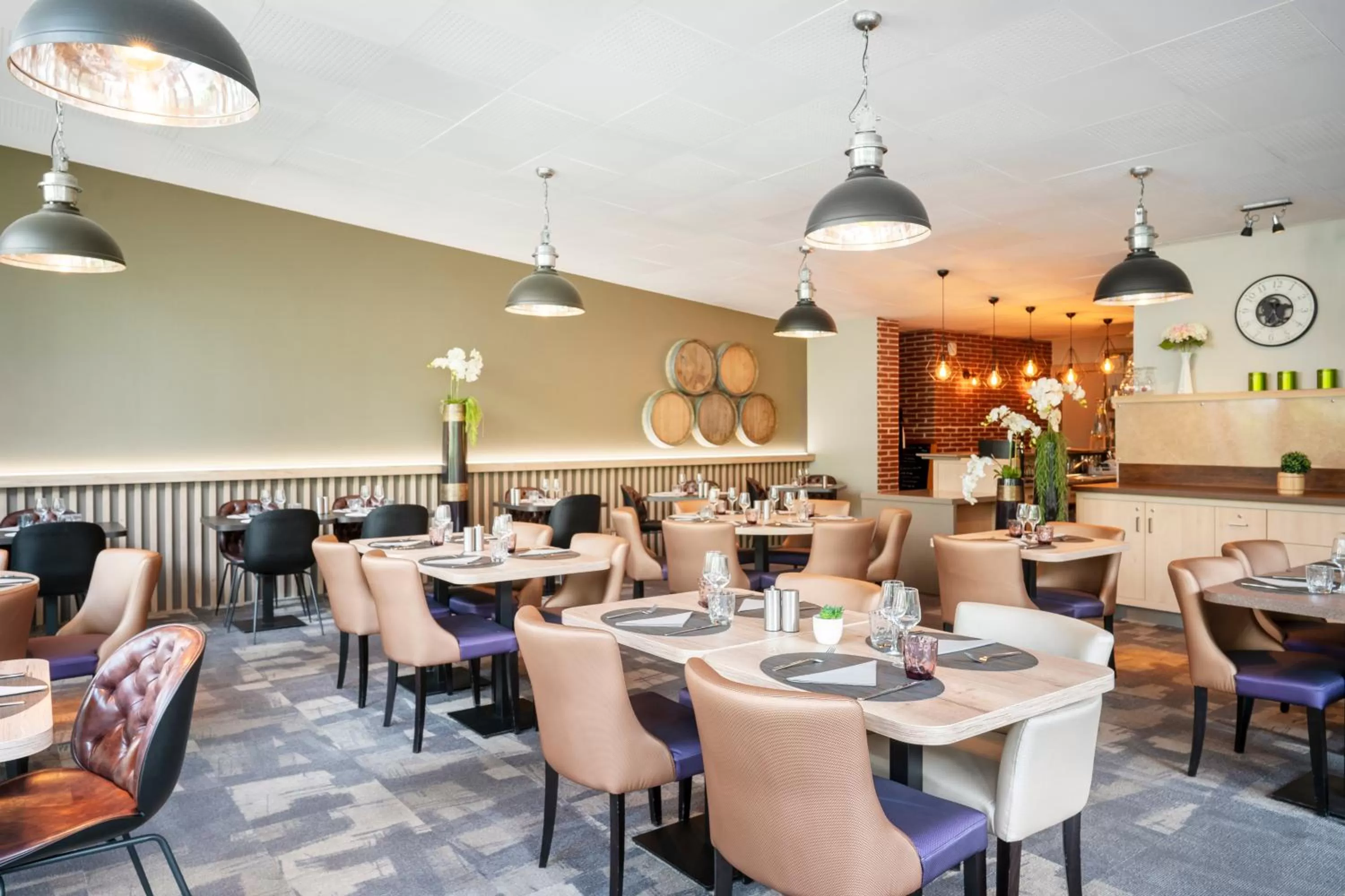 Restaurant/places to eat in Residhome Paris-Evry