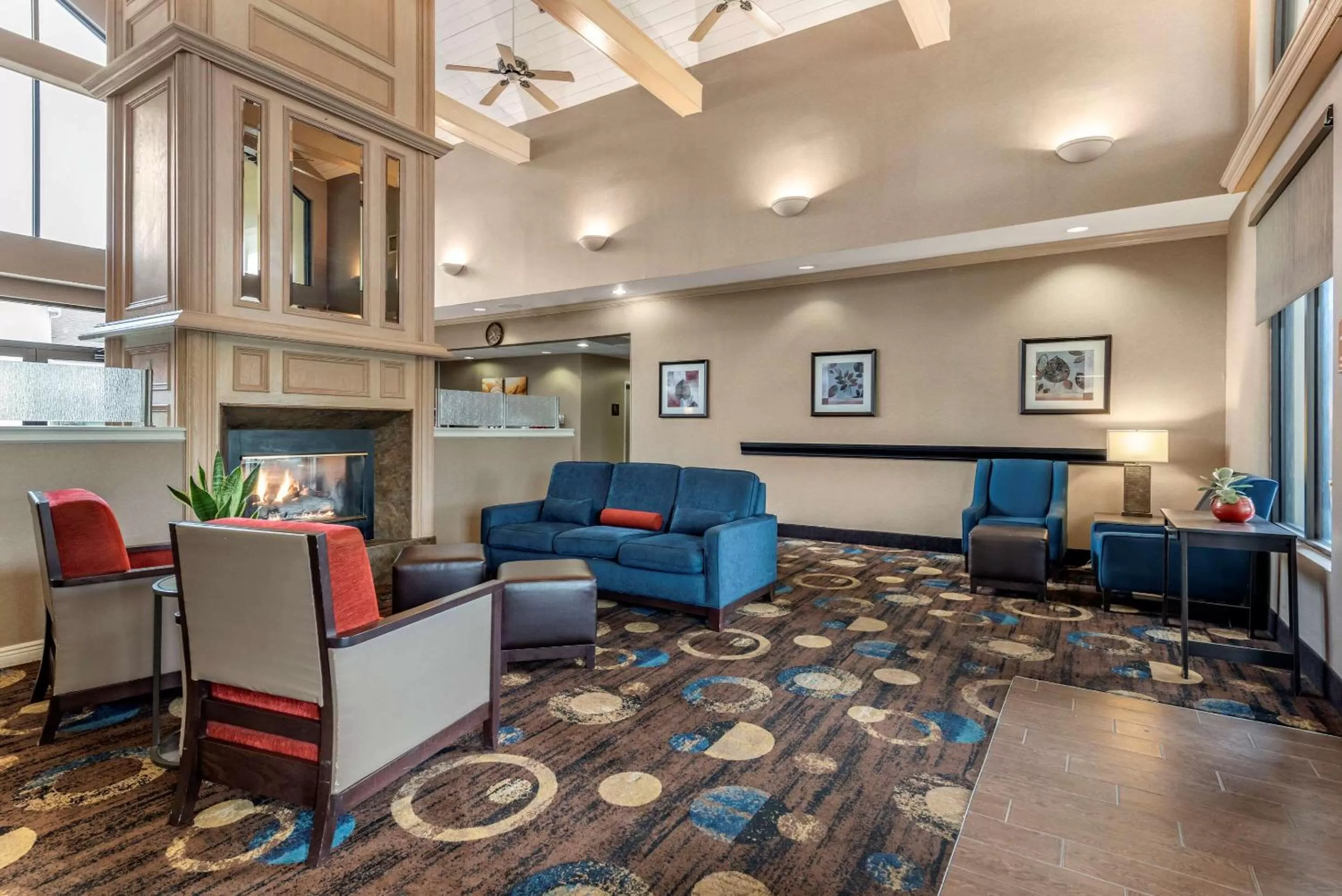 Lobby or reception in Comfort Inn & Suites Warsaw near US-30
