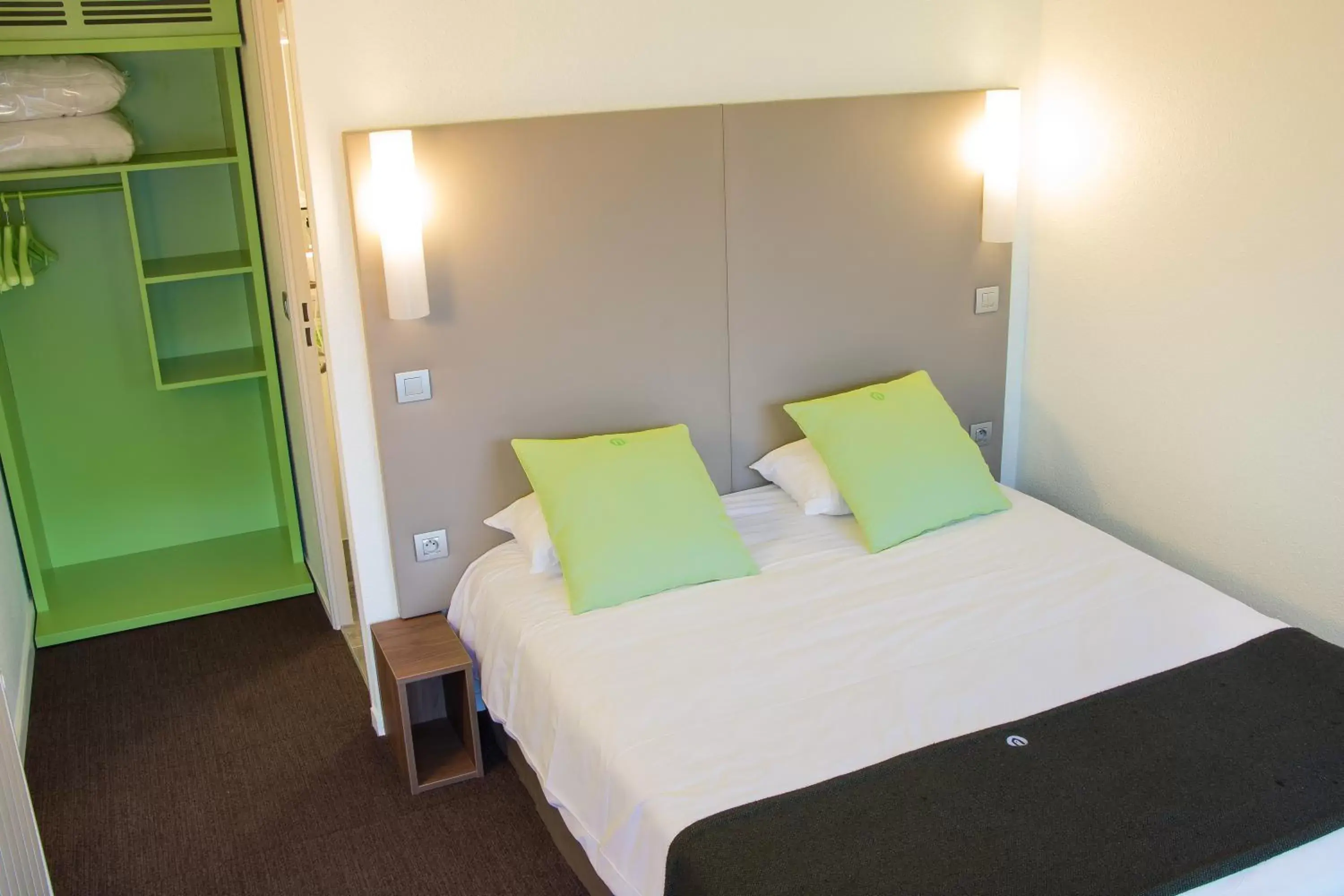 Double Room with One Double Bed in Campanile Nantes Saint-Sébastien-Sur-Loire Double Room with One Double Bed in Campanile Nantes Saint-Sébastien-Sur-Loire