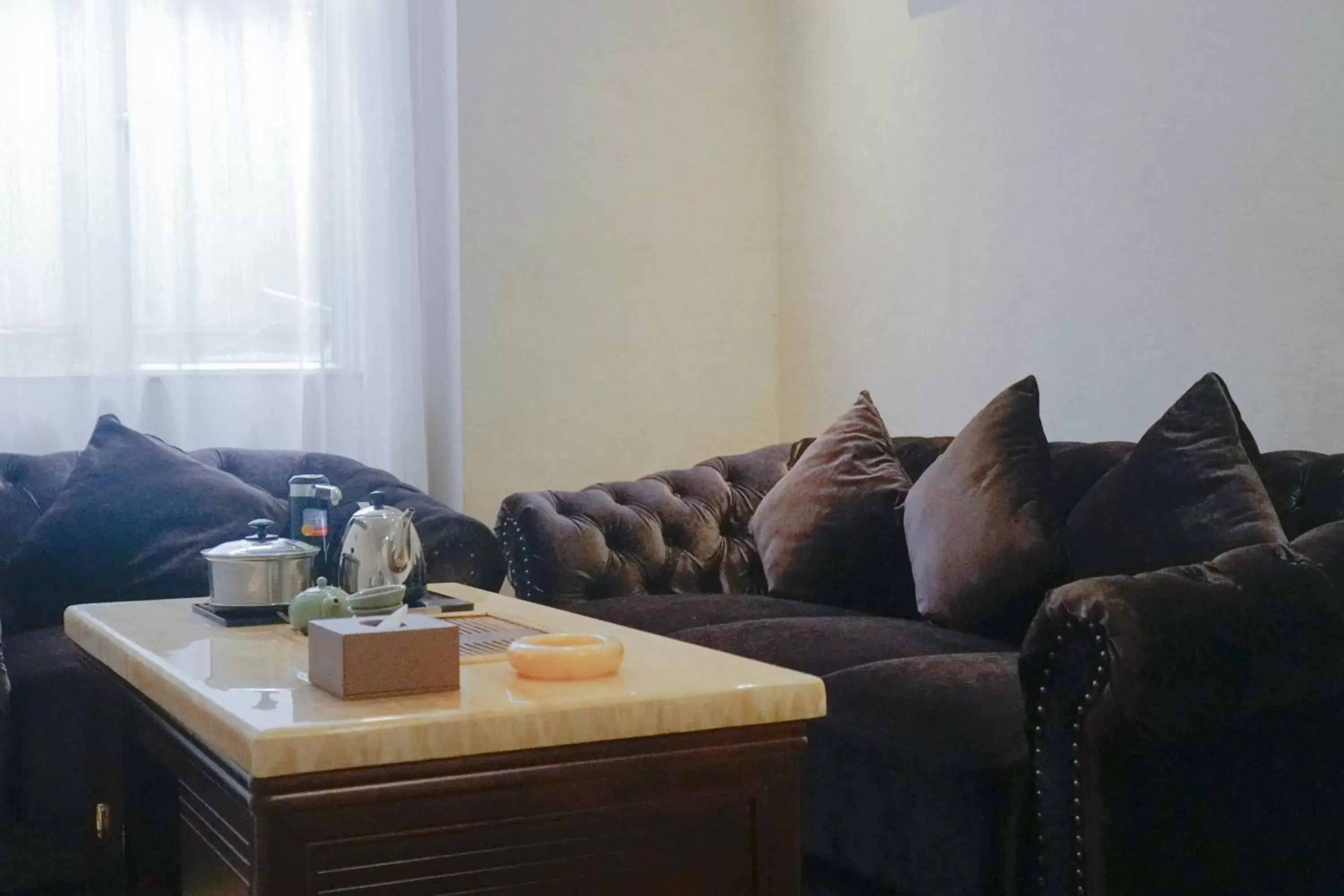 Deluxe King Suite in Paco Hotel Tianhe Coach Terminal Metro Satation Guangzhou-Free Shuttle Bus for Canton Fair Deluxe King Suite in Paco Hotel Tianhe Coach Terminal Metro Satation Guangzhou-Free Shuttle Bus for Canton Fair