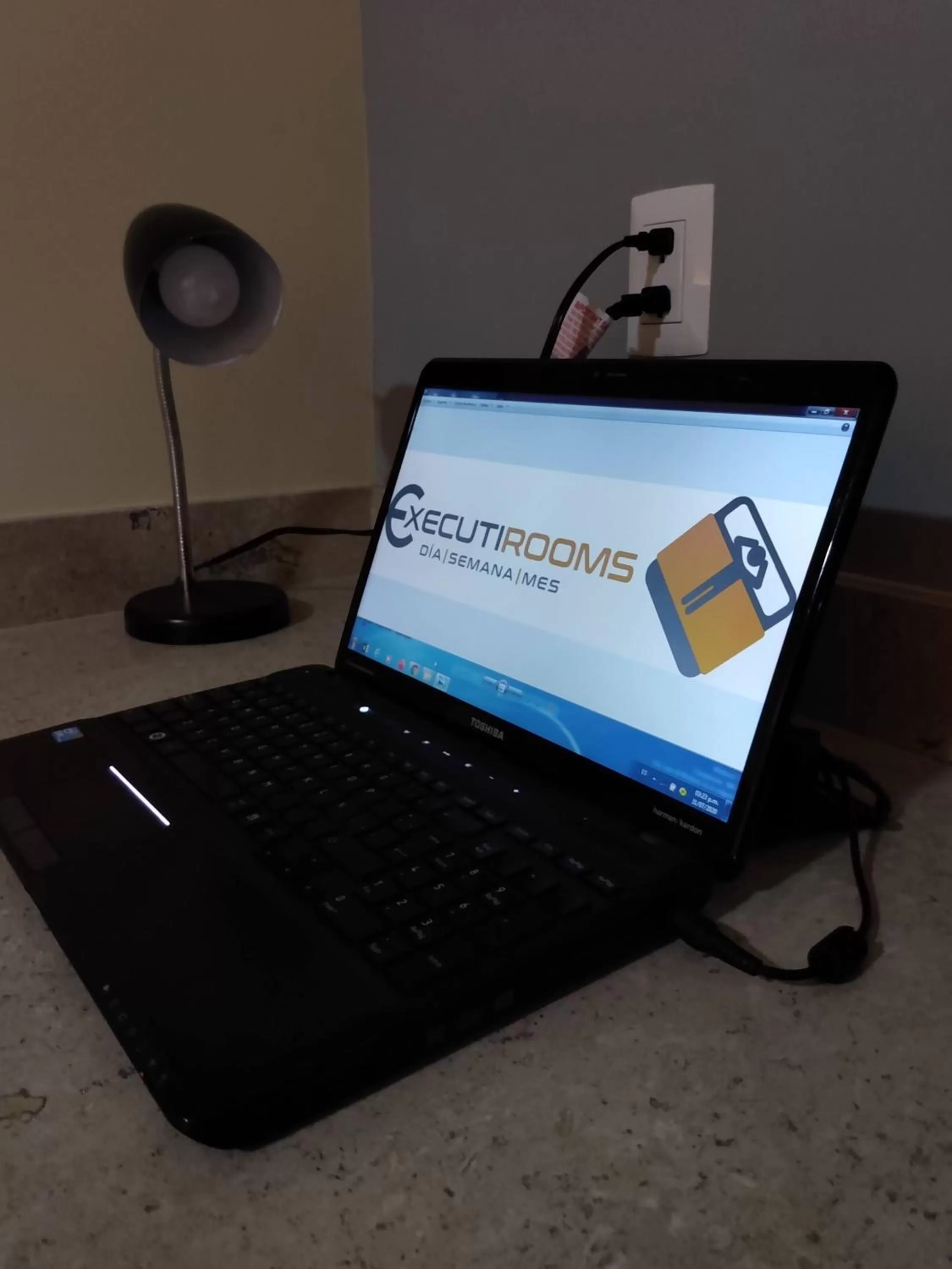 Photo of the whole room in EXECUTIROOMS VERACRUZ