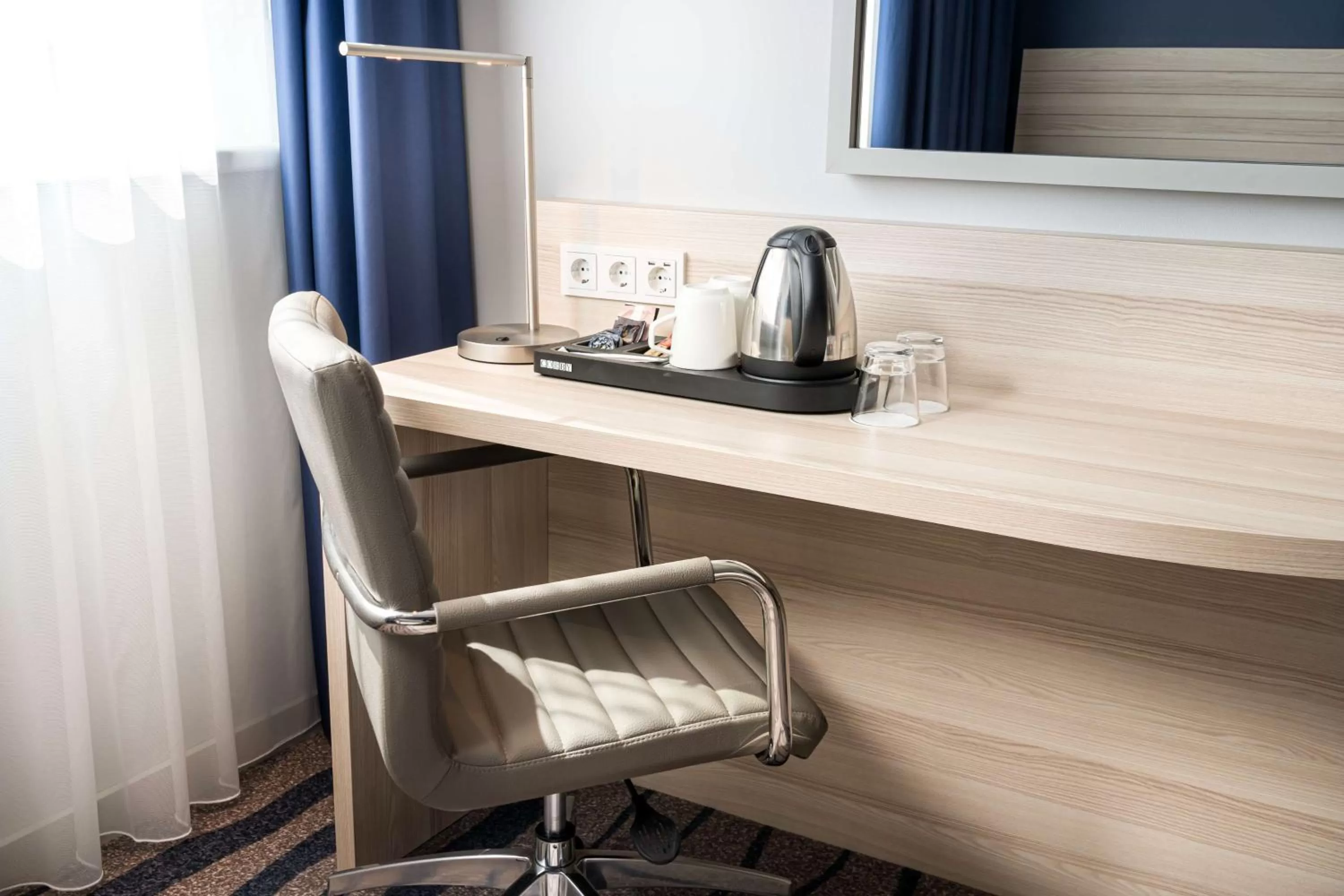 Bedroom in Hampton By Hilton Kiel