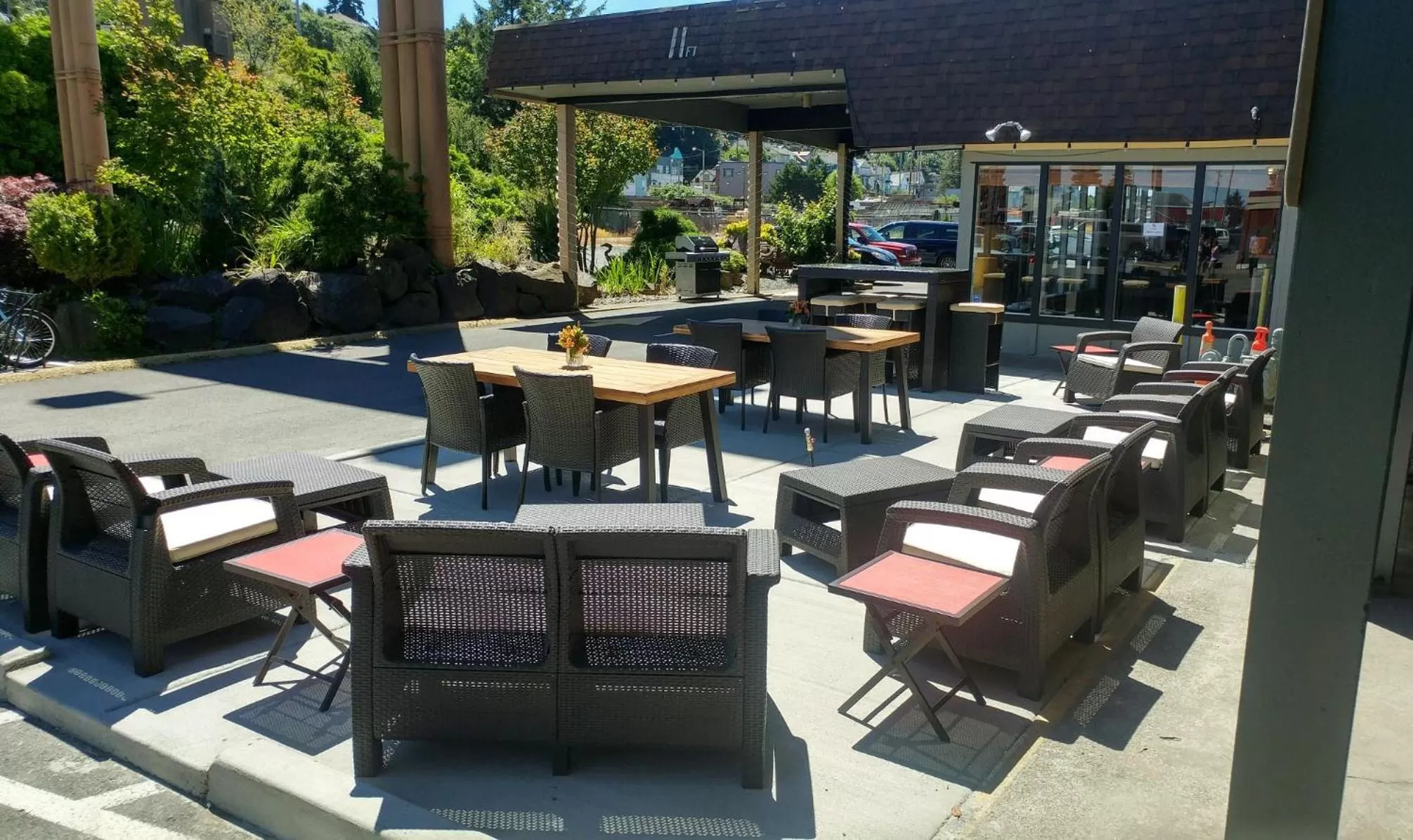 Nightclub / DJ in Astoria Riverwalk Inn