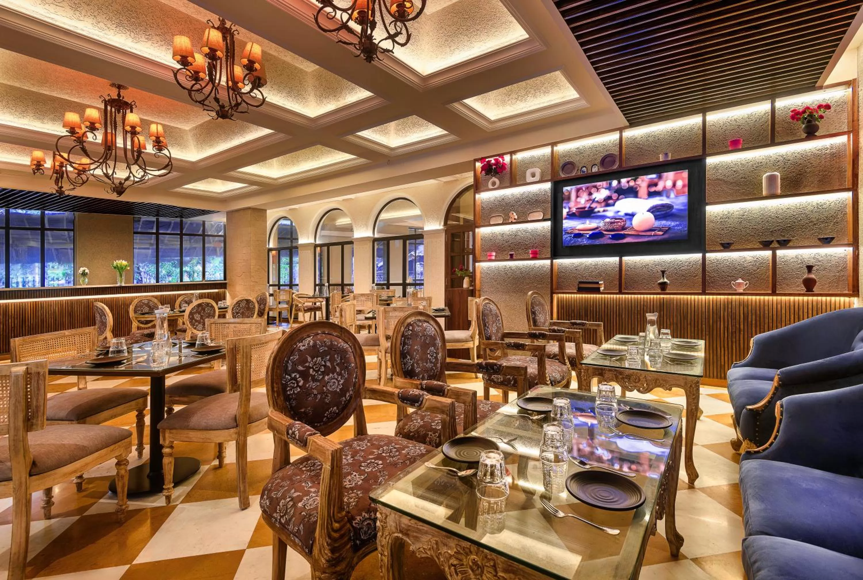 Restaurant/Places to Eat in Arnna Hotel- Goregaon East