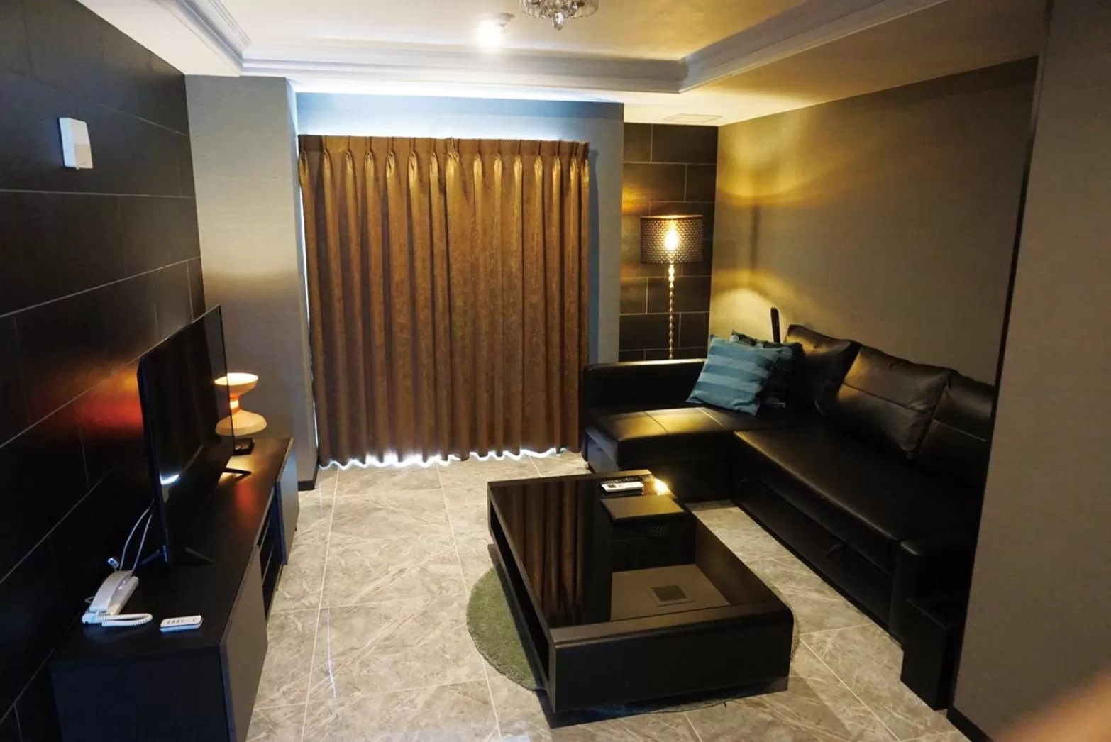 Living room in HOTEL STATE TENNOJI