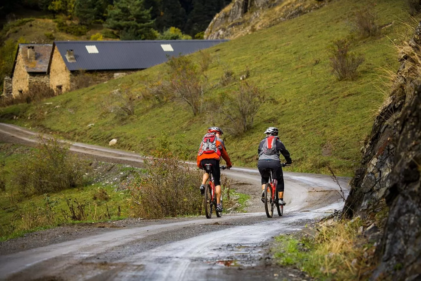 Activities in Hotel Restaurant Les Brases