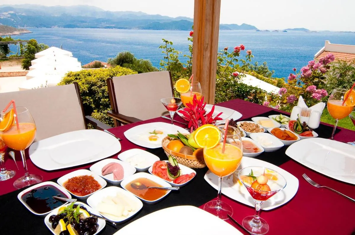 Food and drinks in Lycia Hotel