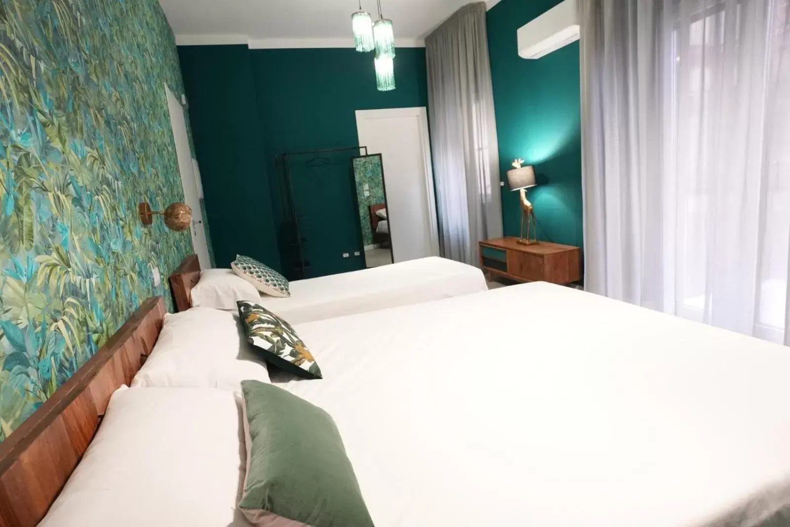 Bedroom, Bed in Ross Family Suites Bedroom, Bed in Ross Family Suites