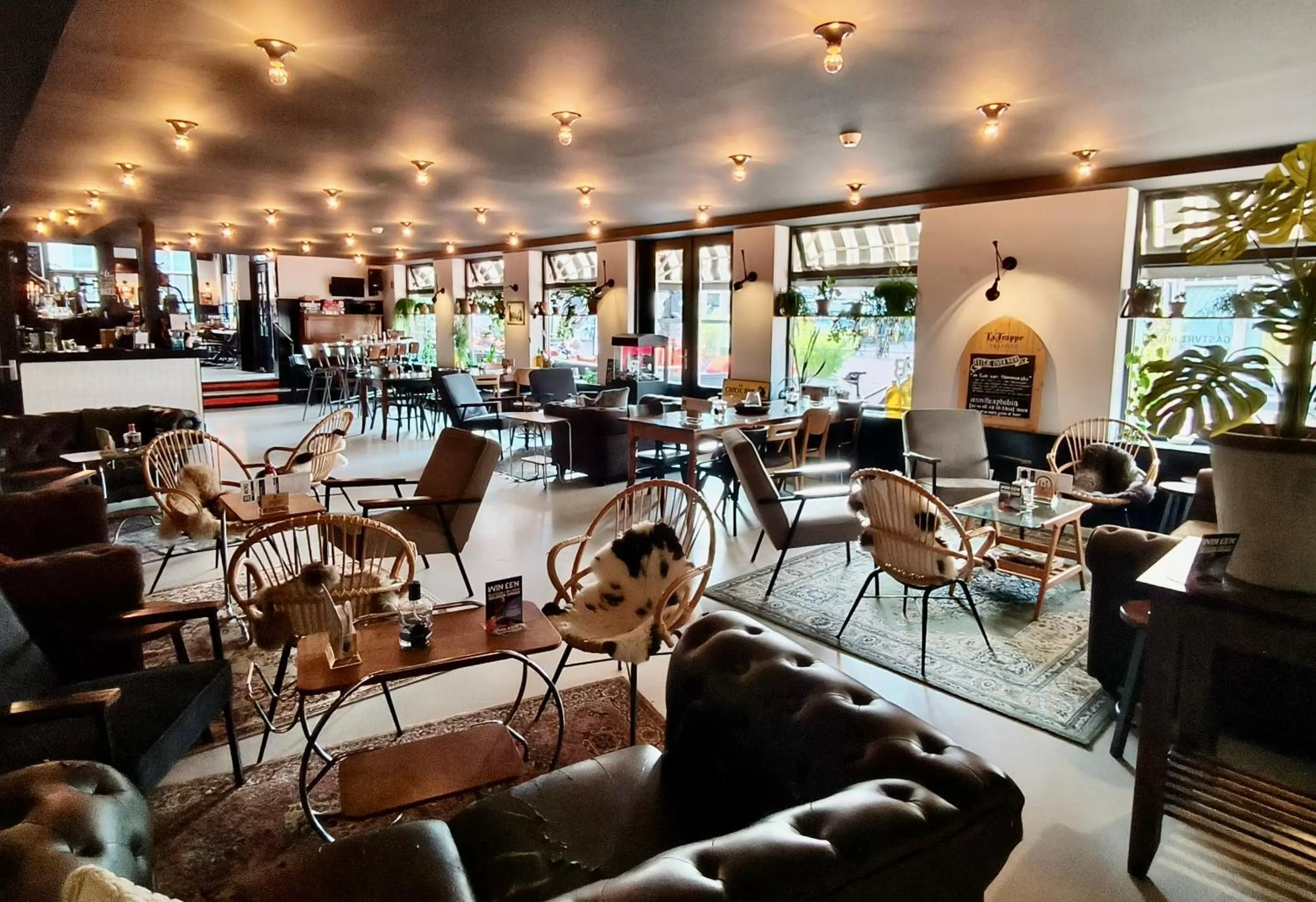 Lounge or bar, Restaurant/Places to Eat in Logement 3B