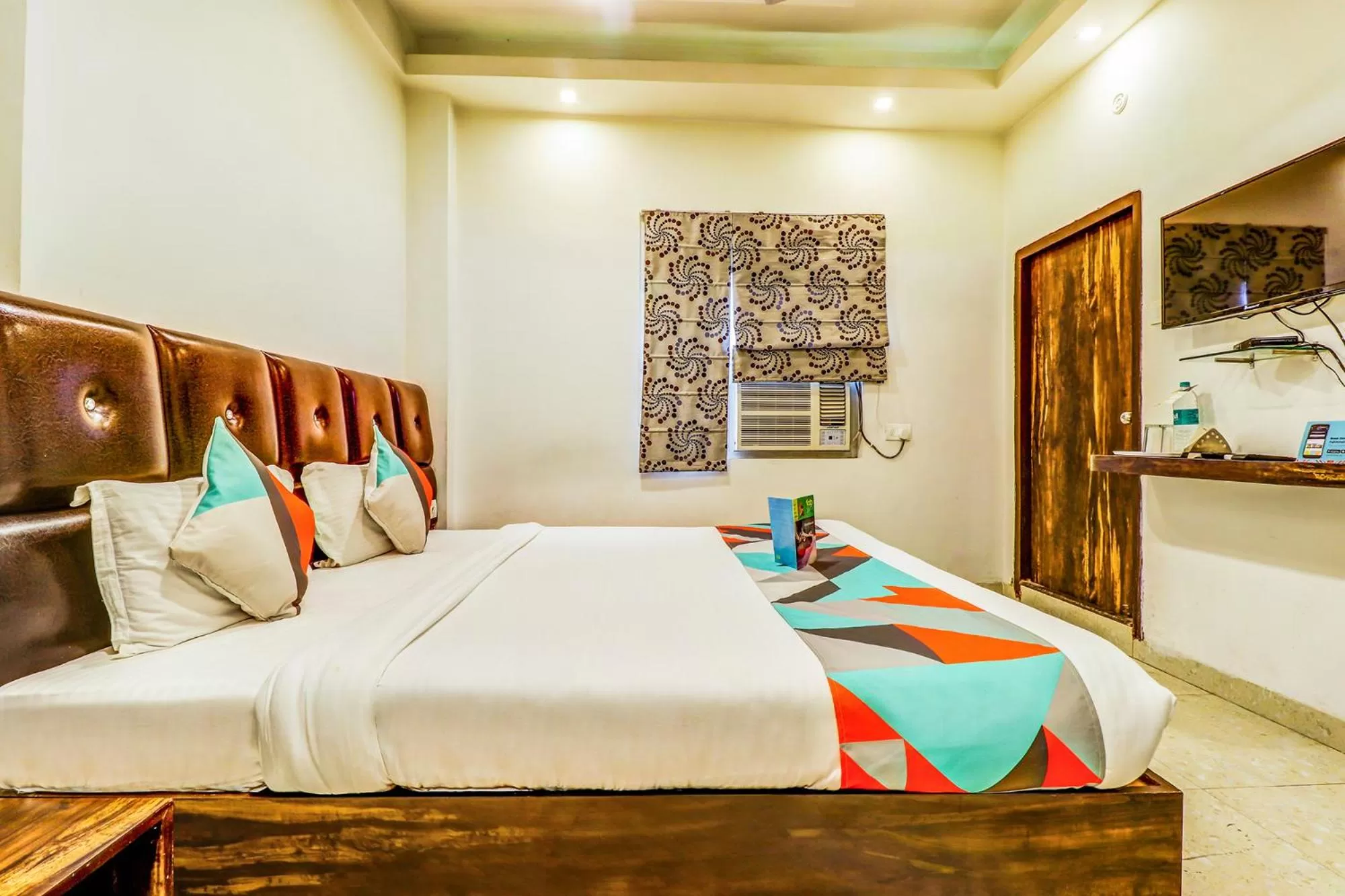 TV and multimedia, Bed in FabExpress Affection Inn