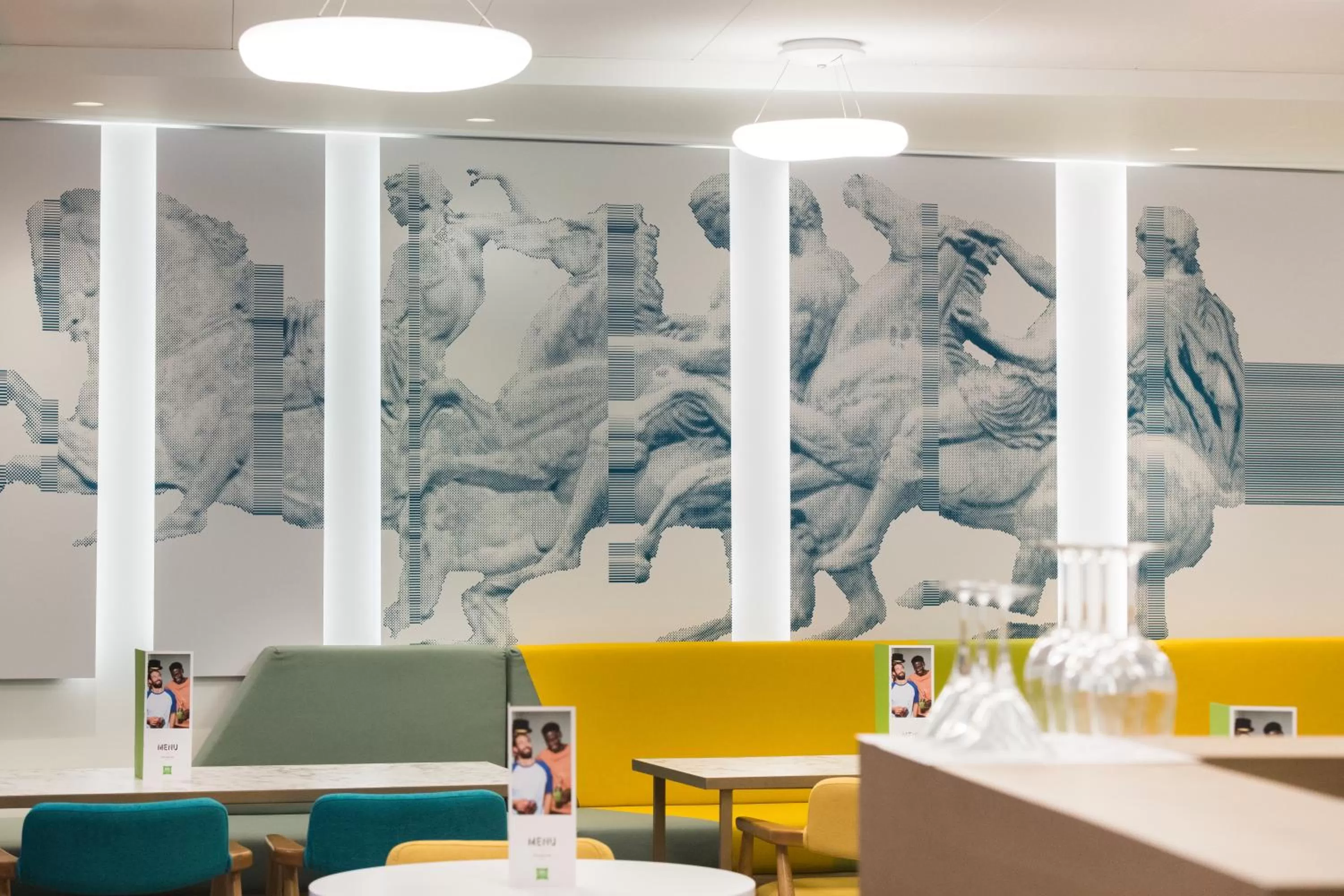 Lounge or bar in ibis Styles Athens Routes