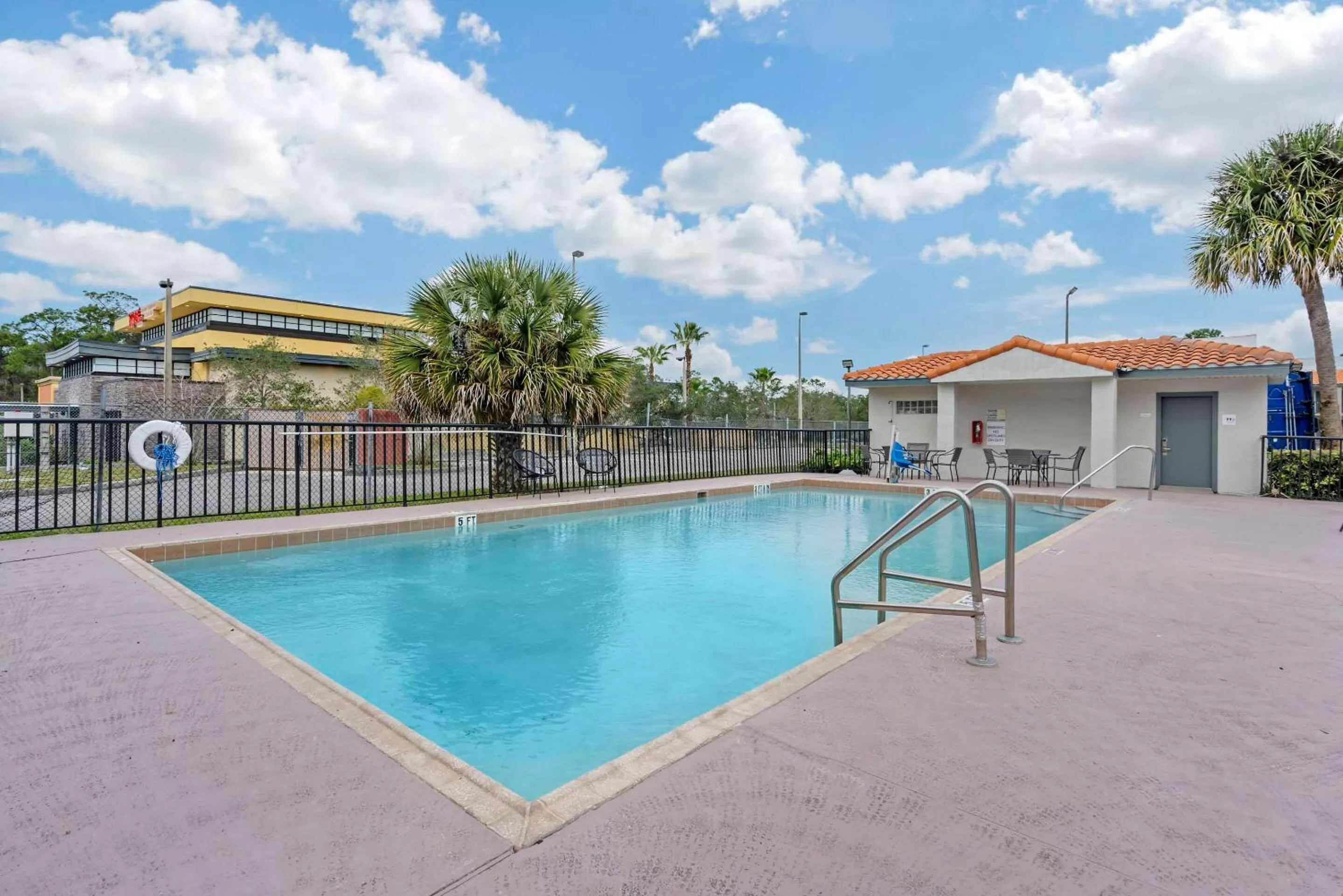 Pool view in Quality Inn & Suites Orlando East - UCF Area