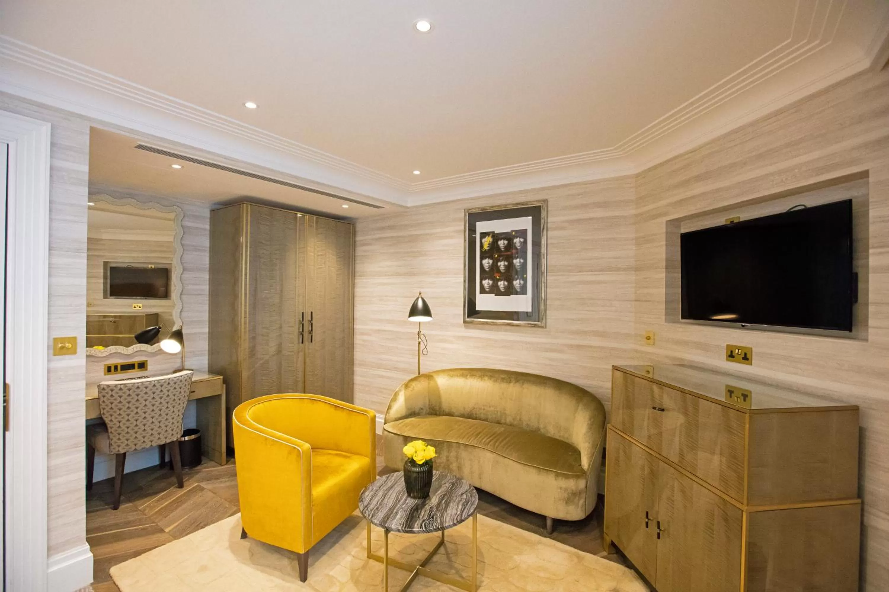 Living room, Bed in Flemings Mayfair - Small Luxury Hotel of the World