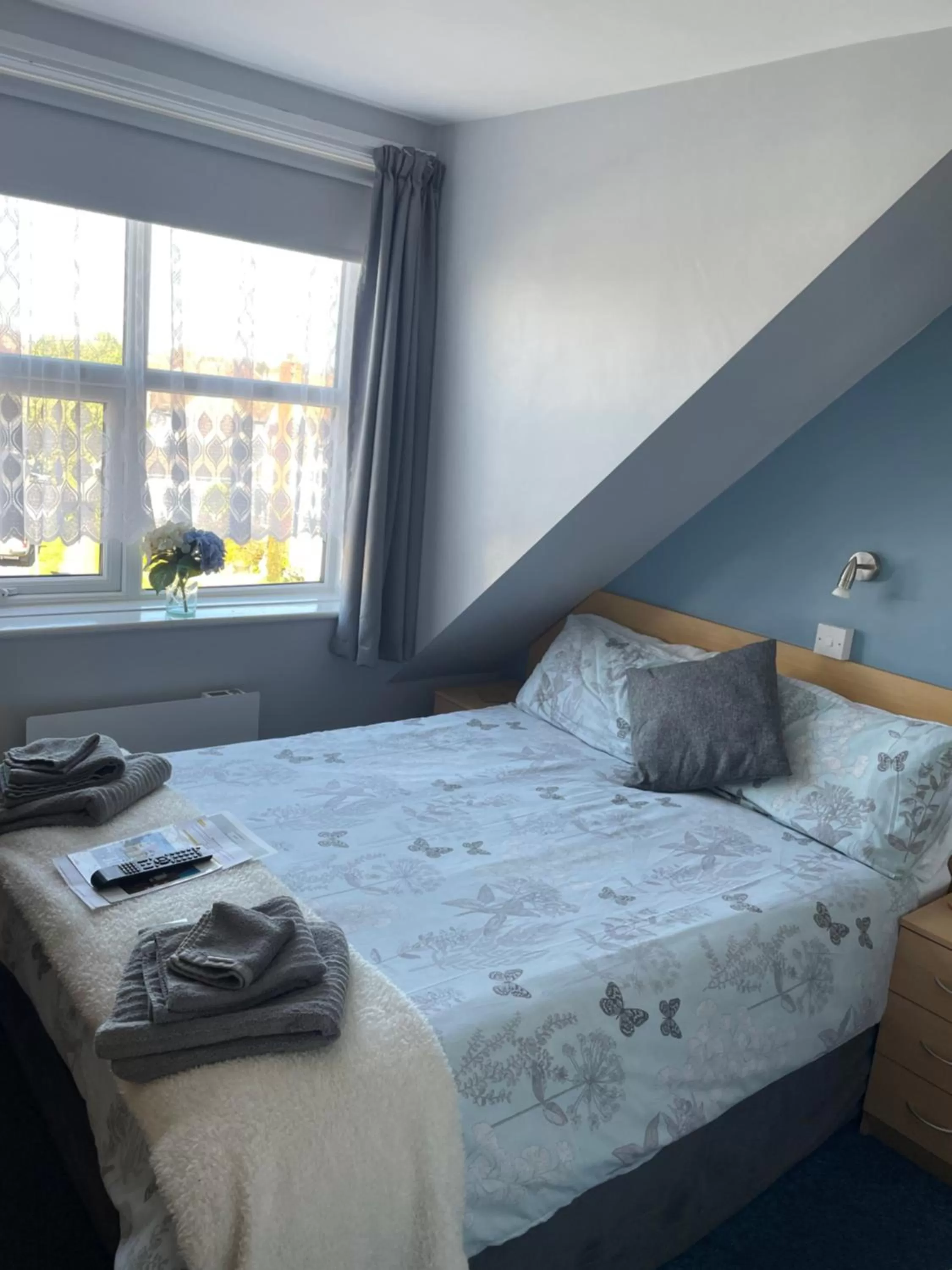 Bed in Ivydene Guest House