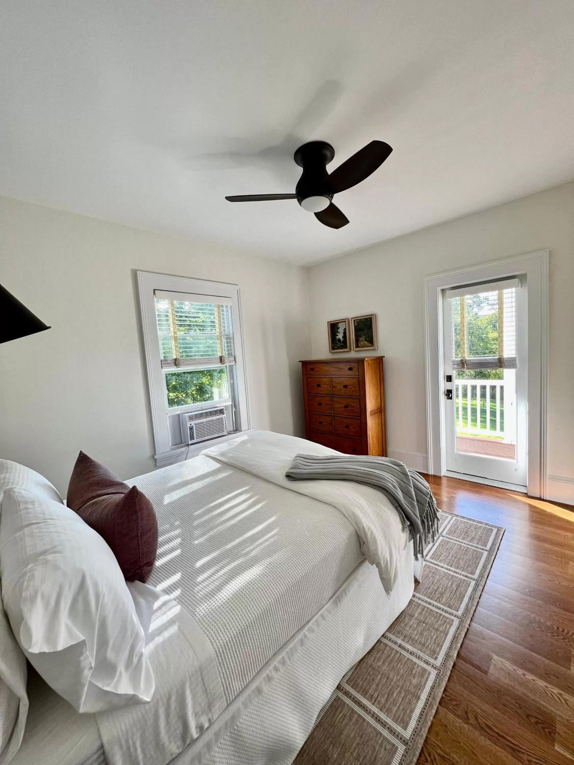 Bed in Hill Farm Inn - Manchester