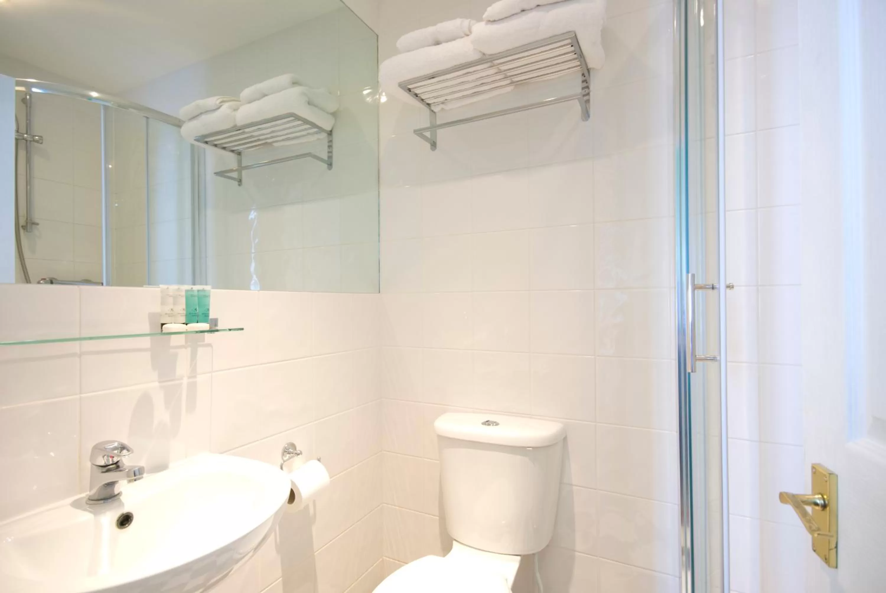 Double Room with Balcony and Sea View in The Royal Harbour Hotel