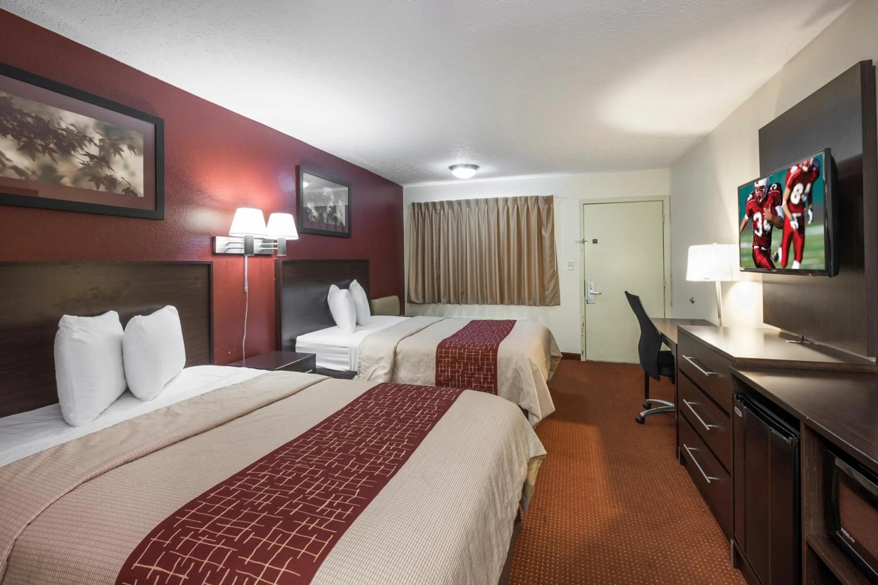 Photo of the whole room in Red Roof Inn Columbus Northeast Westerville