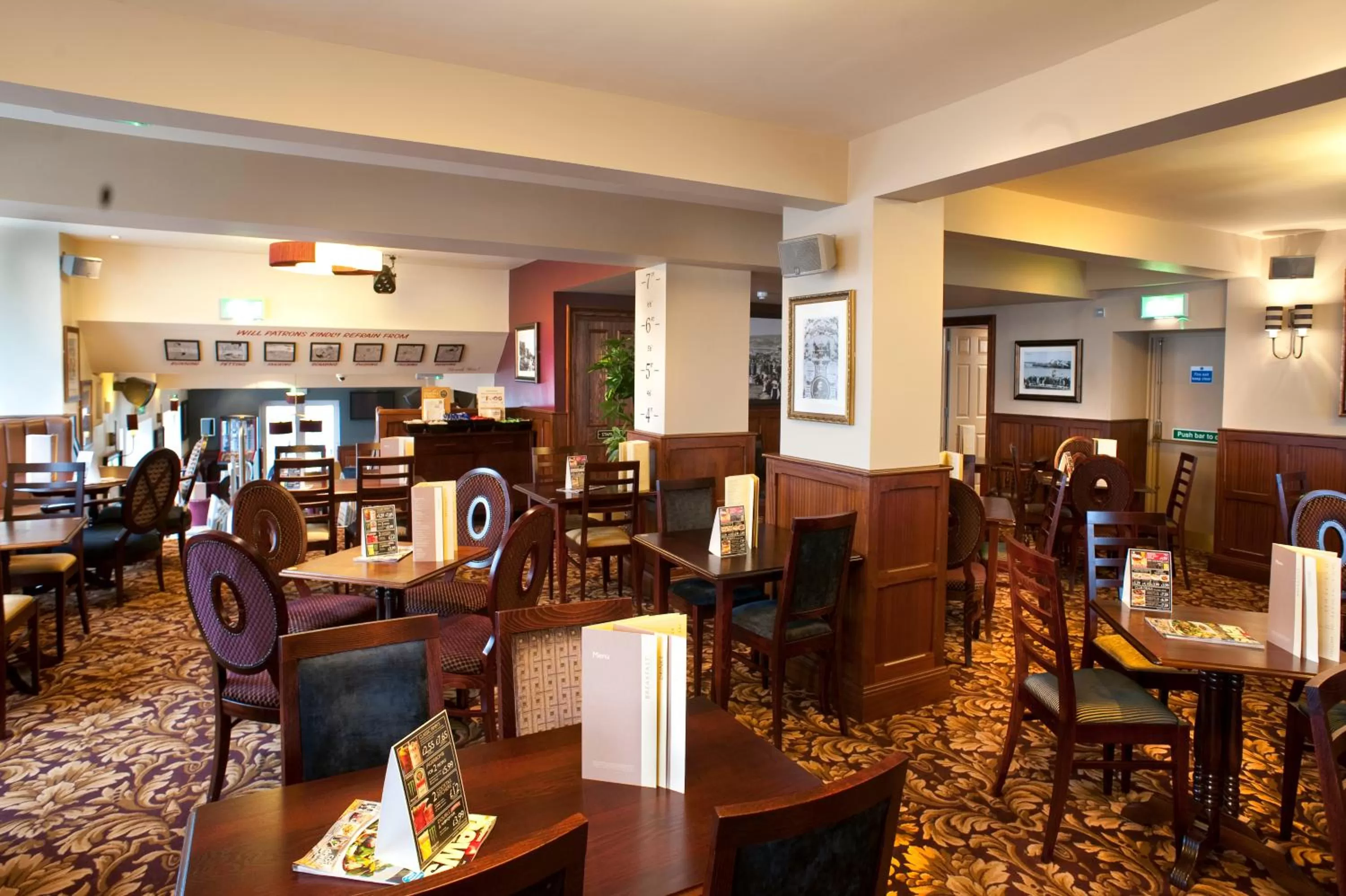 Restaurant/Places to Eat in Cabot Court Hotel Wetherspoon