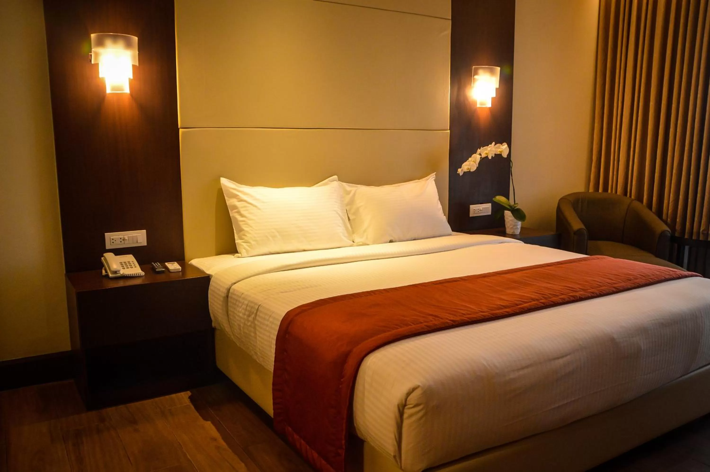 Bedroom, Bed in Hotel Monticello Tagaytay