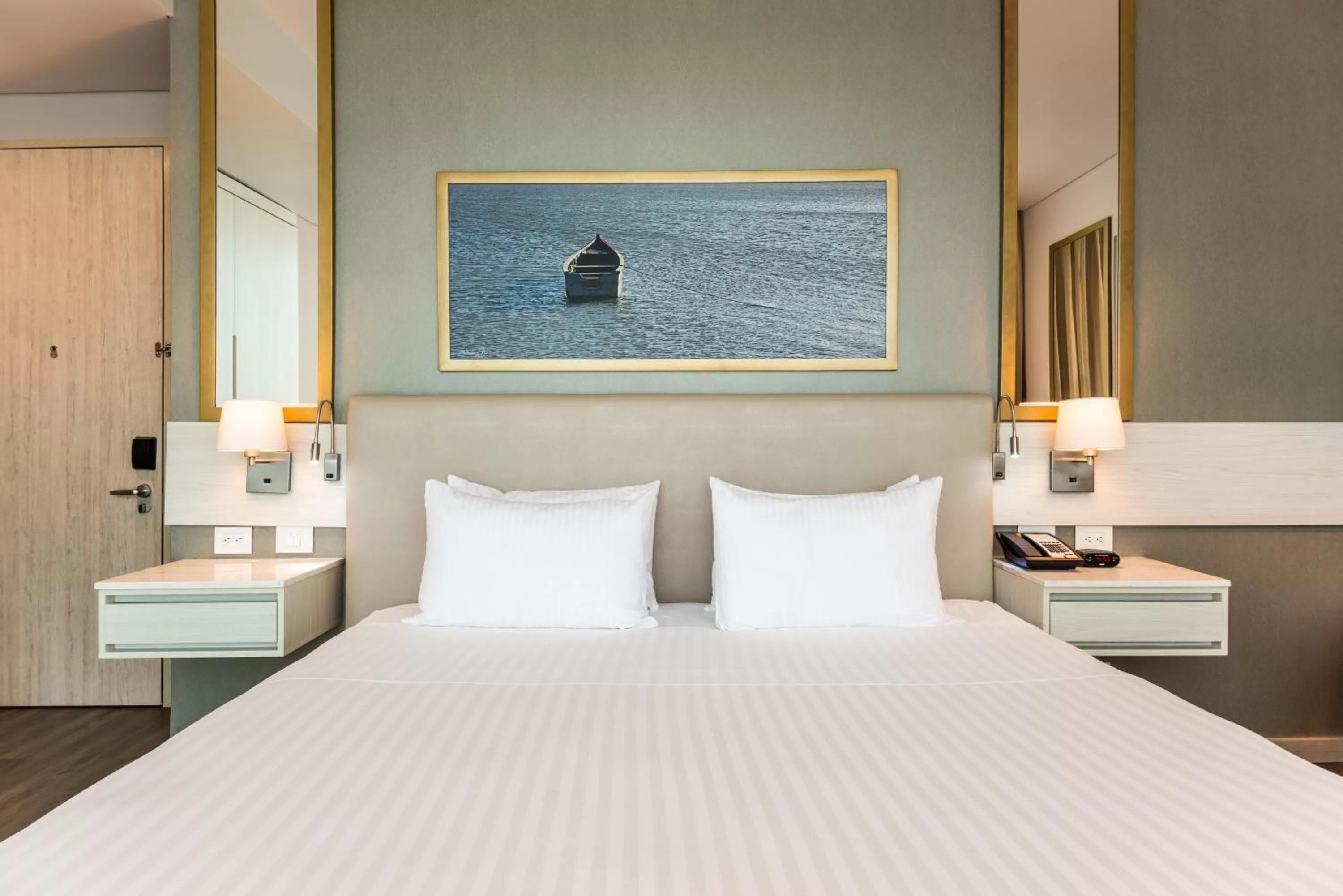 Bed in Crowne Plaza Barranquilla by IHG