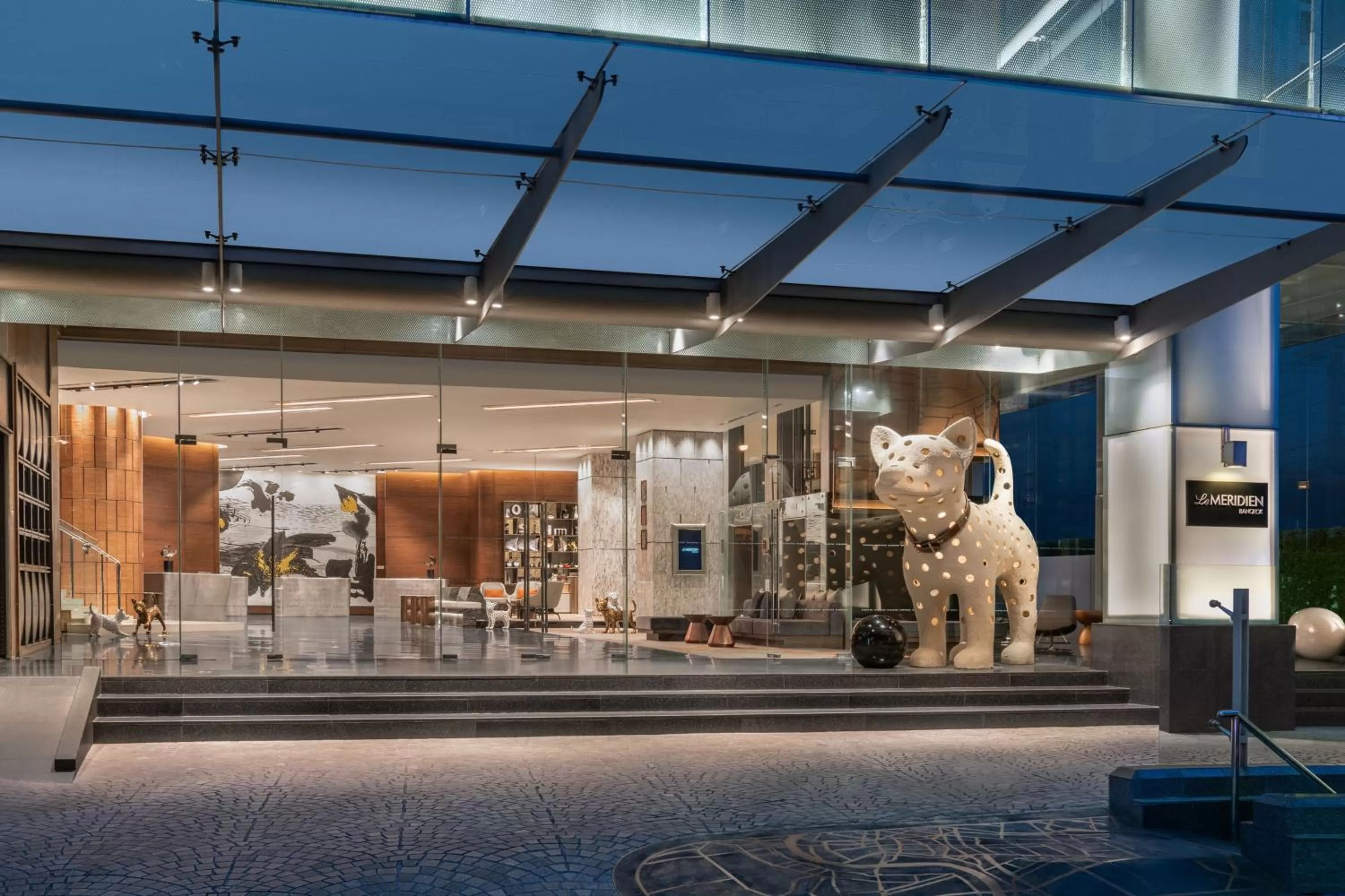 Property building in Le Meridien Bangkok