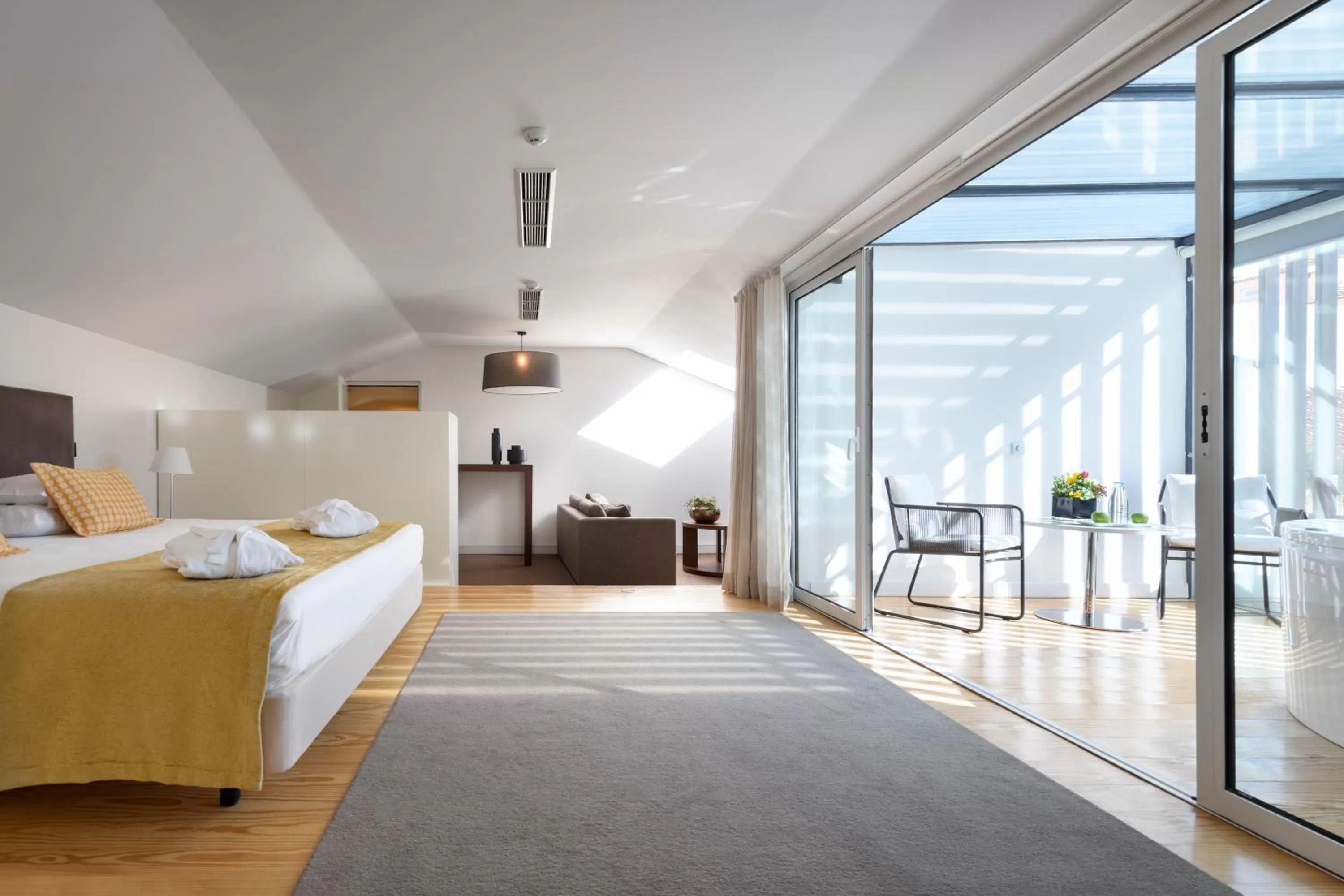 Photo of the whole room, Bed in Inspira Liberdade Boutique Hotel