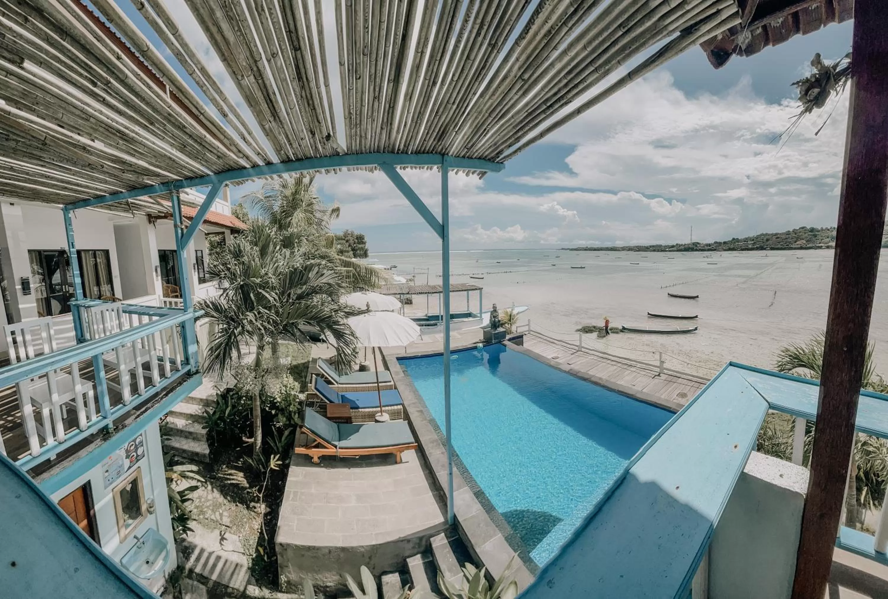 Balcony/Terrace in Aurora Beach View