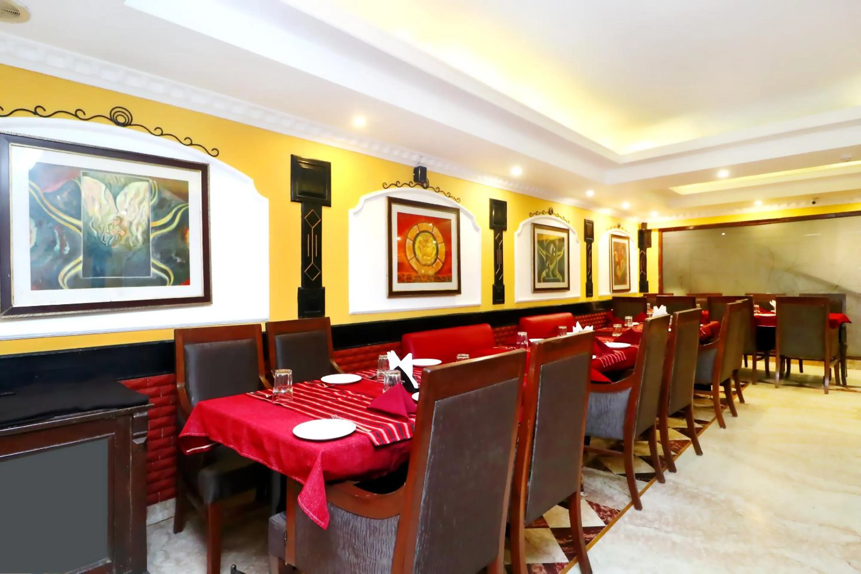 Restaurant/places to eat in Hotel City Heart Premium