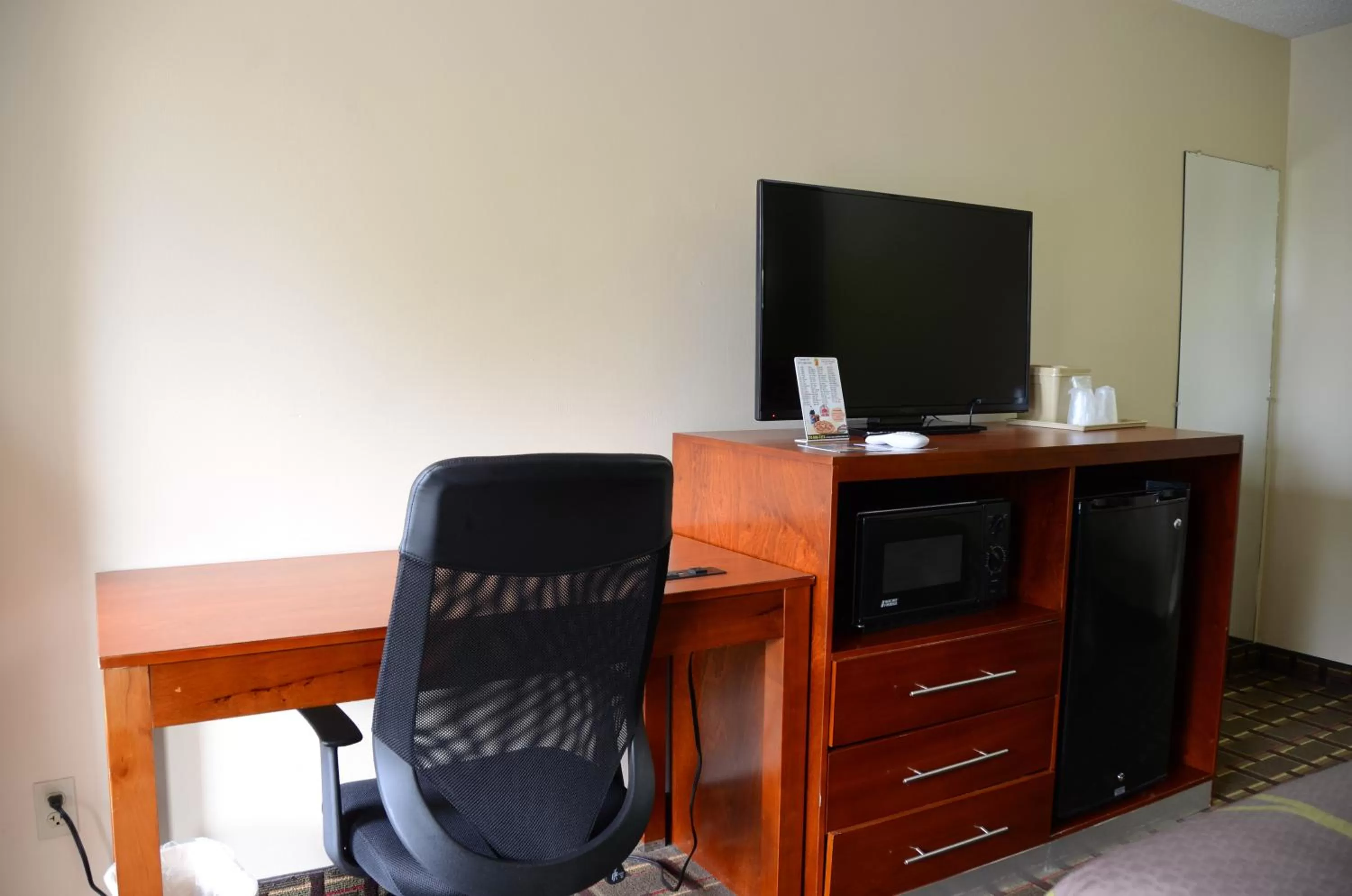 Super 8 by Wyndham Franklin Hwy 31