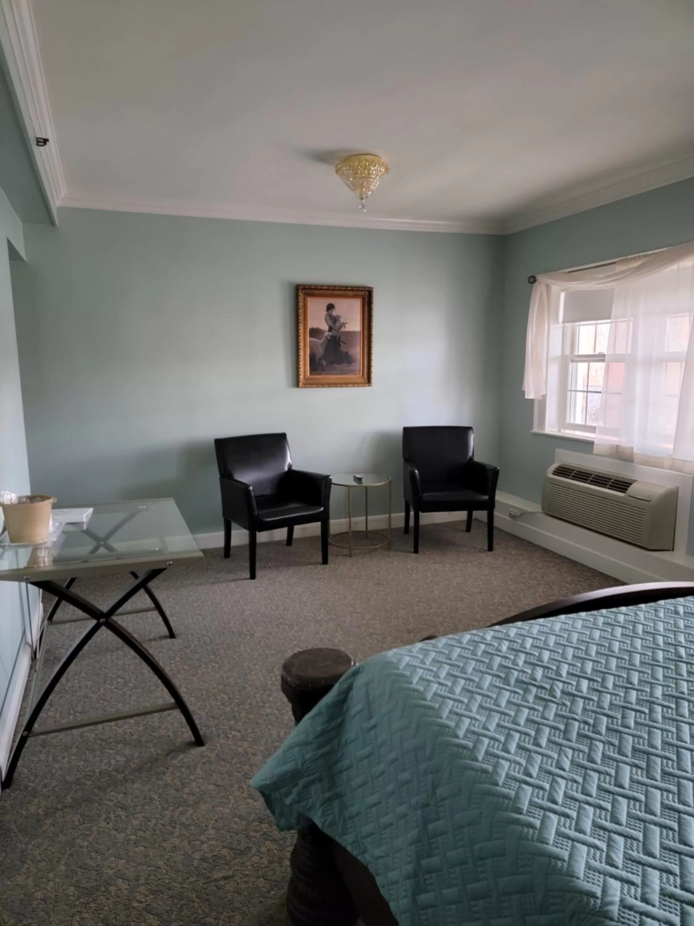 Seating Area in Lowell Inn